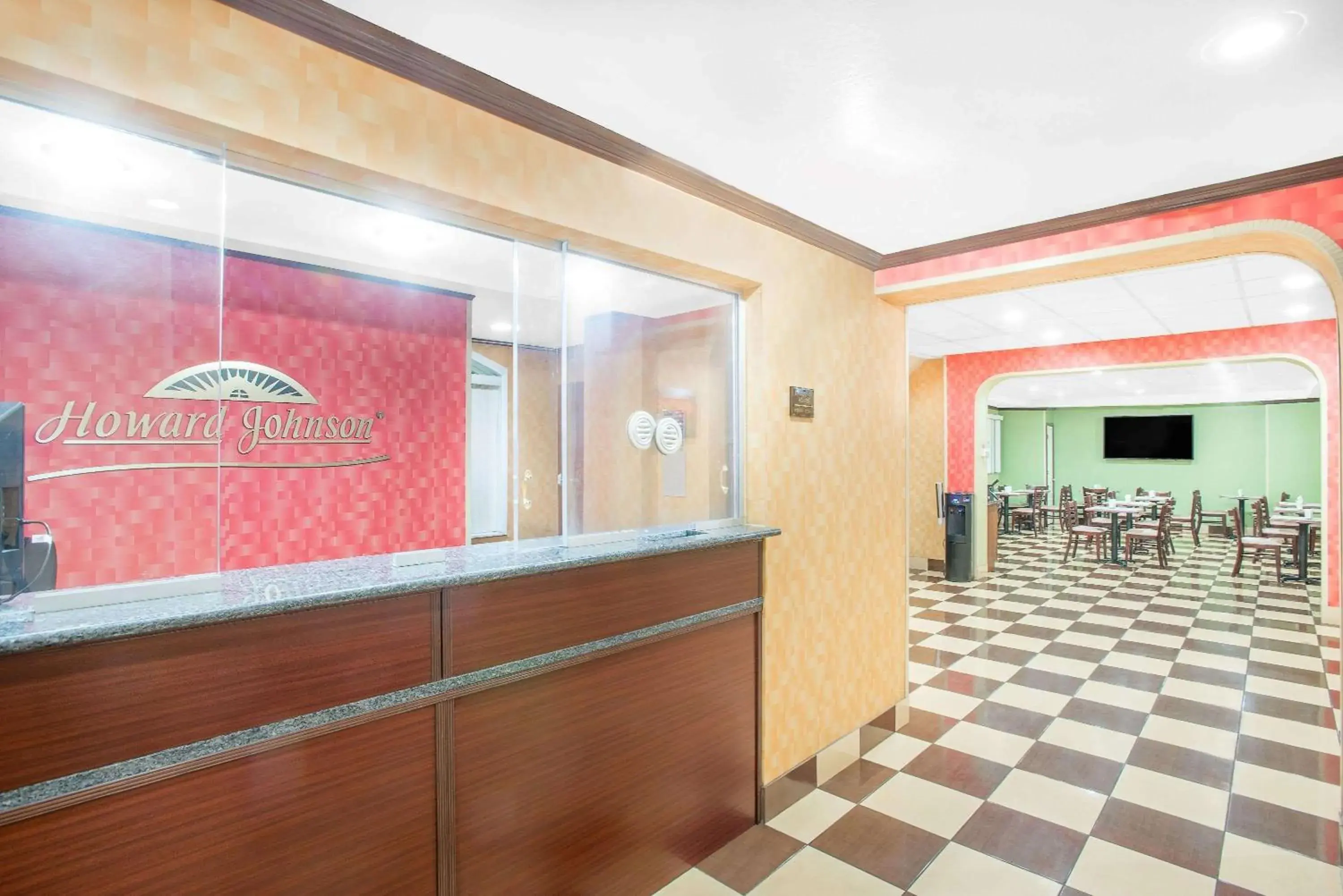Lobby or reception in Howard Johnson by Wyndham North Bergen Lobby or reception in Howard Johnson by Wyndham North Bergen