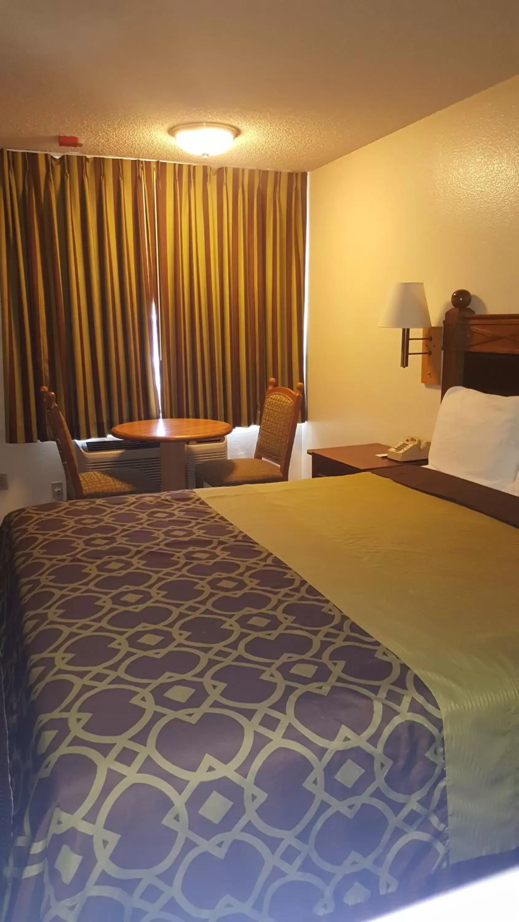 Photo of the whole room, Bed in Travelodge by Wyndham Indio 