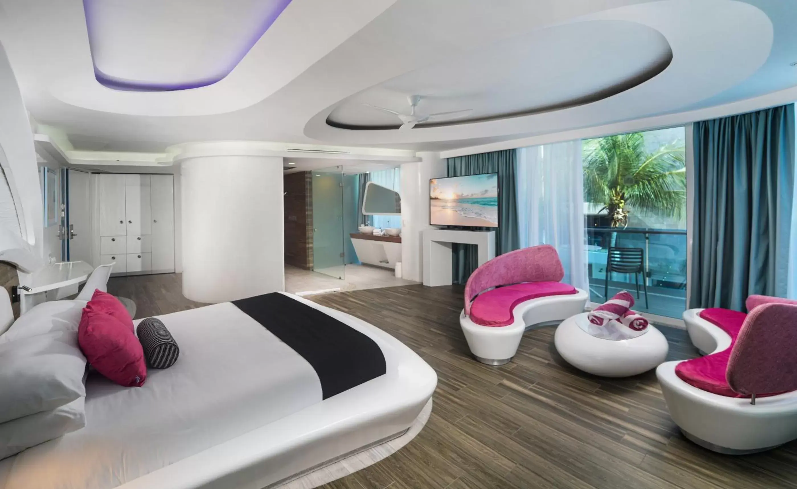 Ocean Front Luxury Suite in The Carmen - Beachfront, Adults Only