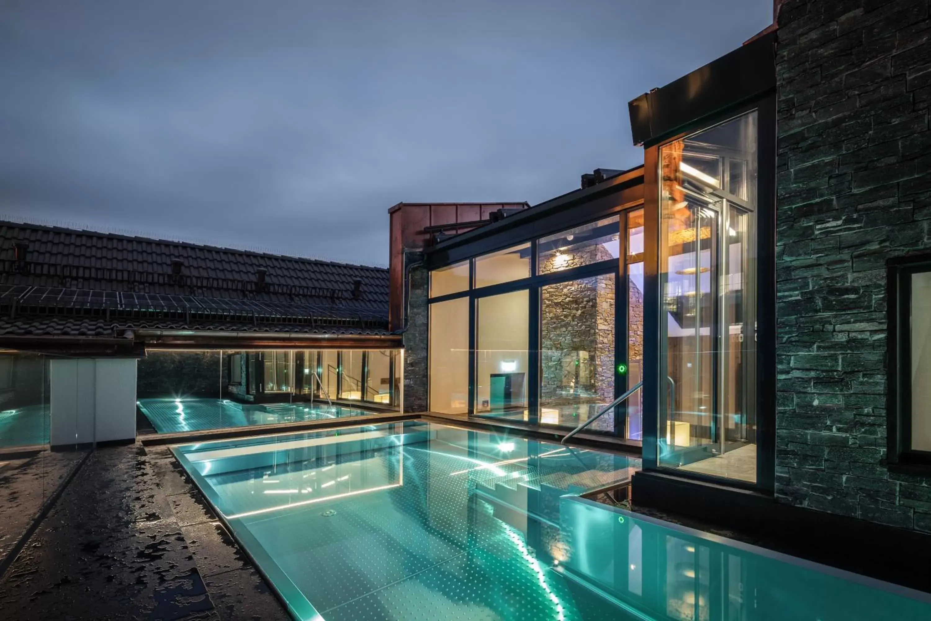 Open Air Bath, Swimming Pool in Hotel-Gasthof Höttl