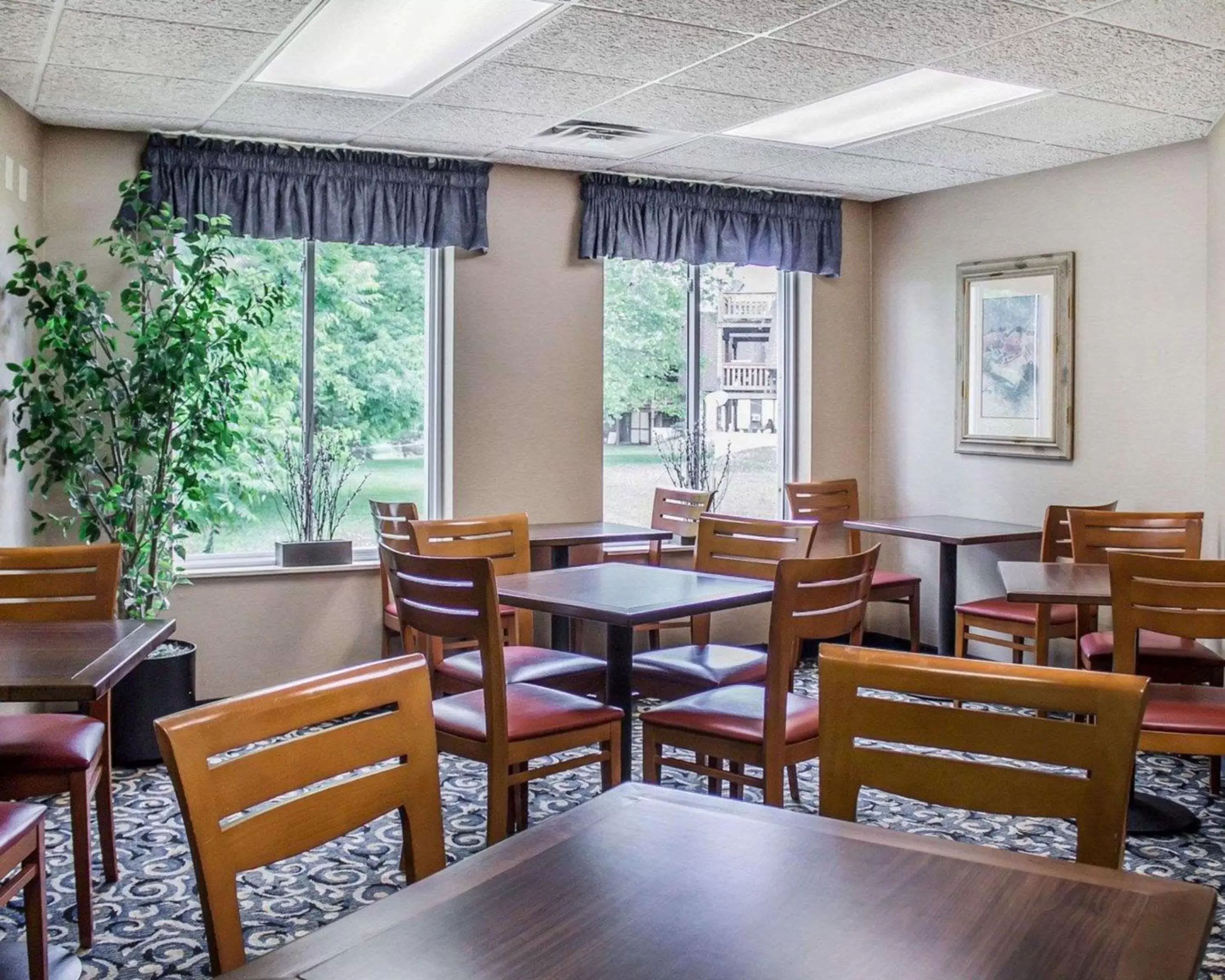 Meeting/conference room, Restaurant/Places to Eat in Rodeway Inn Huron