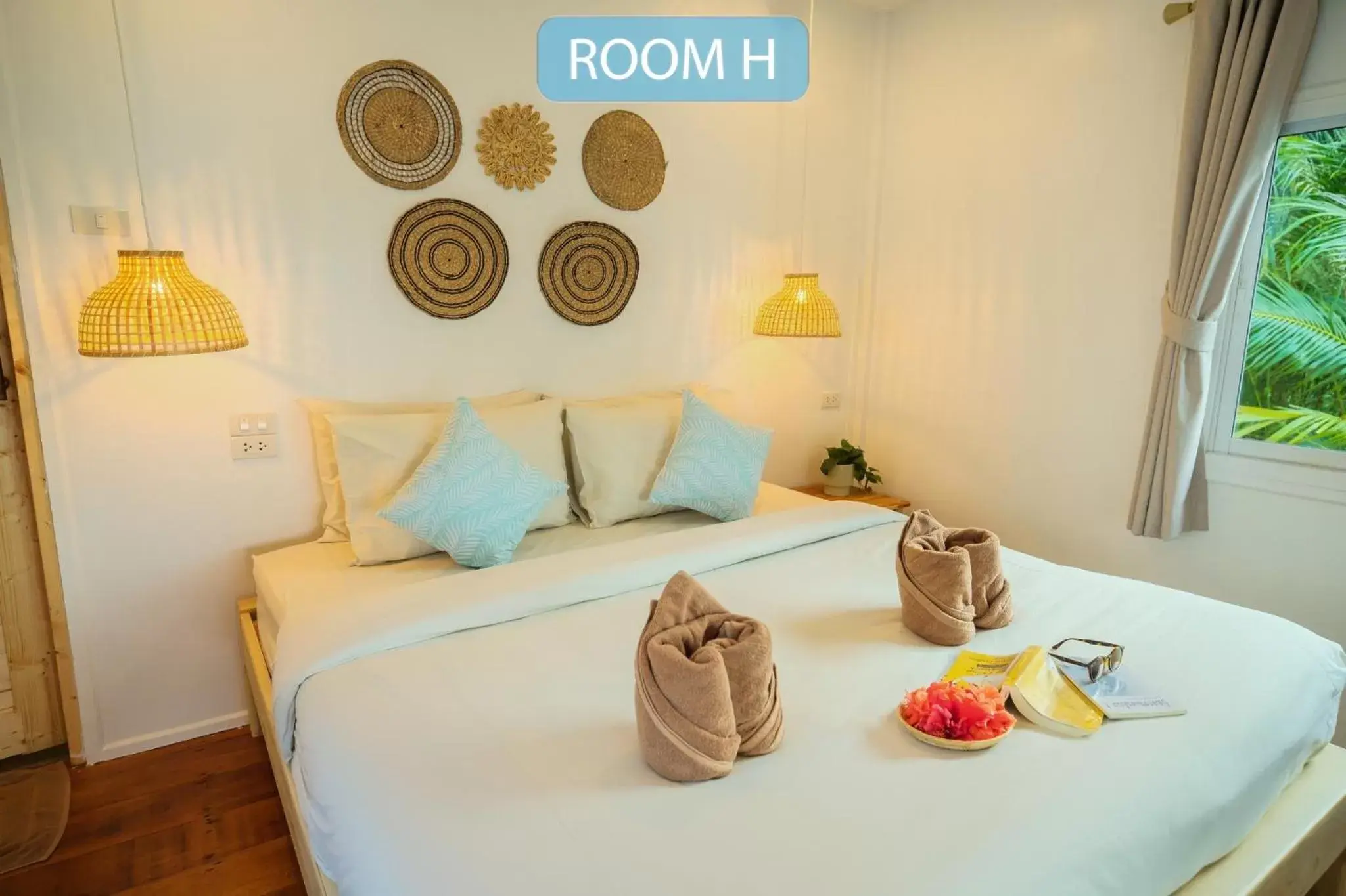 Bed in Siam Beach Resort Koh Kood