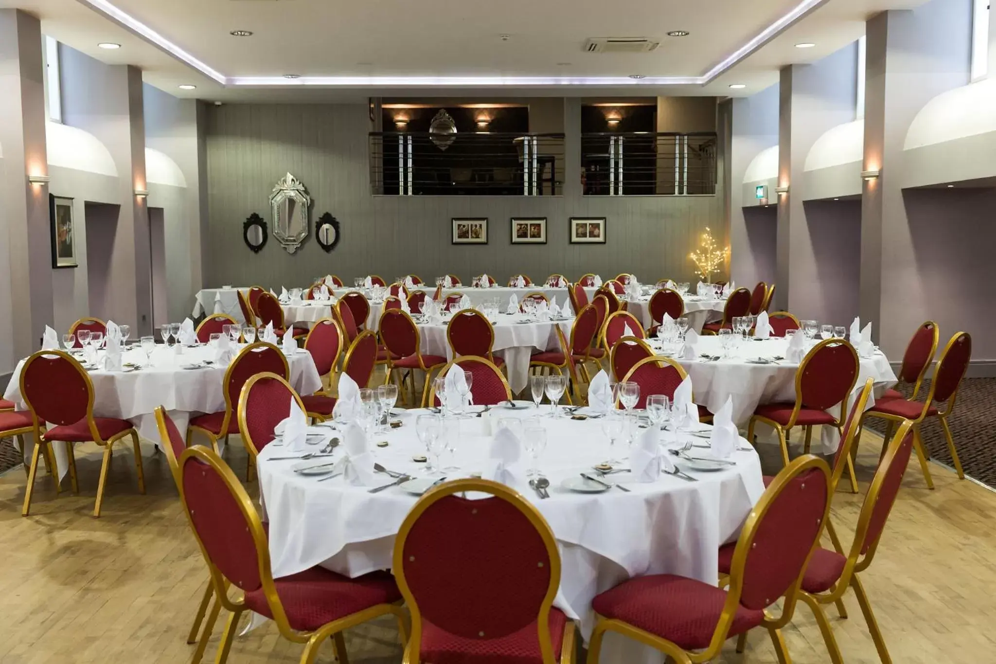 Banquet/Function facilities, Restaurant/Places to Eat in Dukes Head Hotel