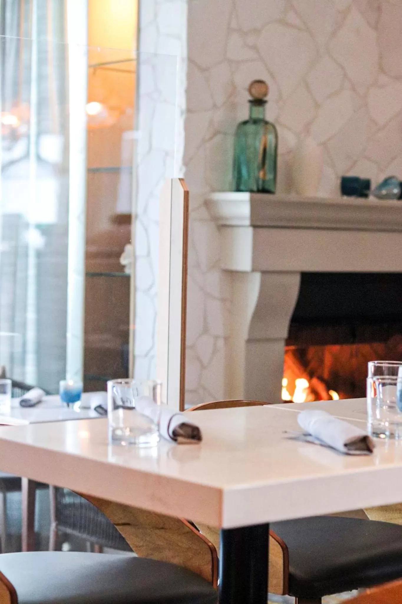 Restaurant/places to eat in Seaside Hotel North Vancouver