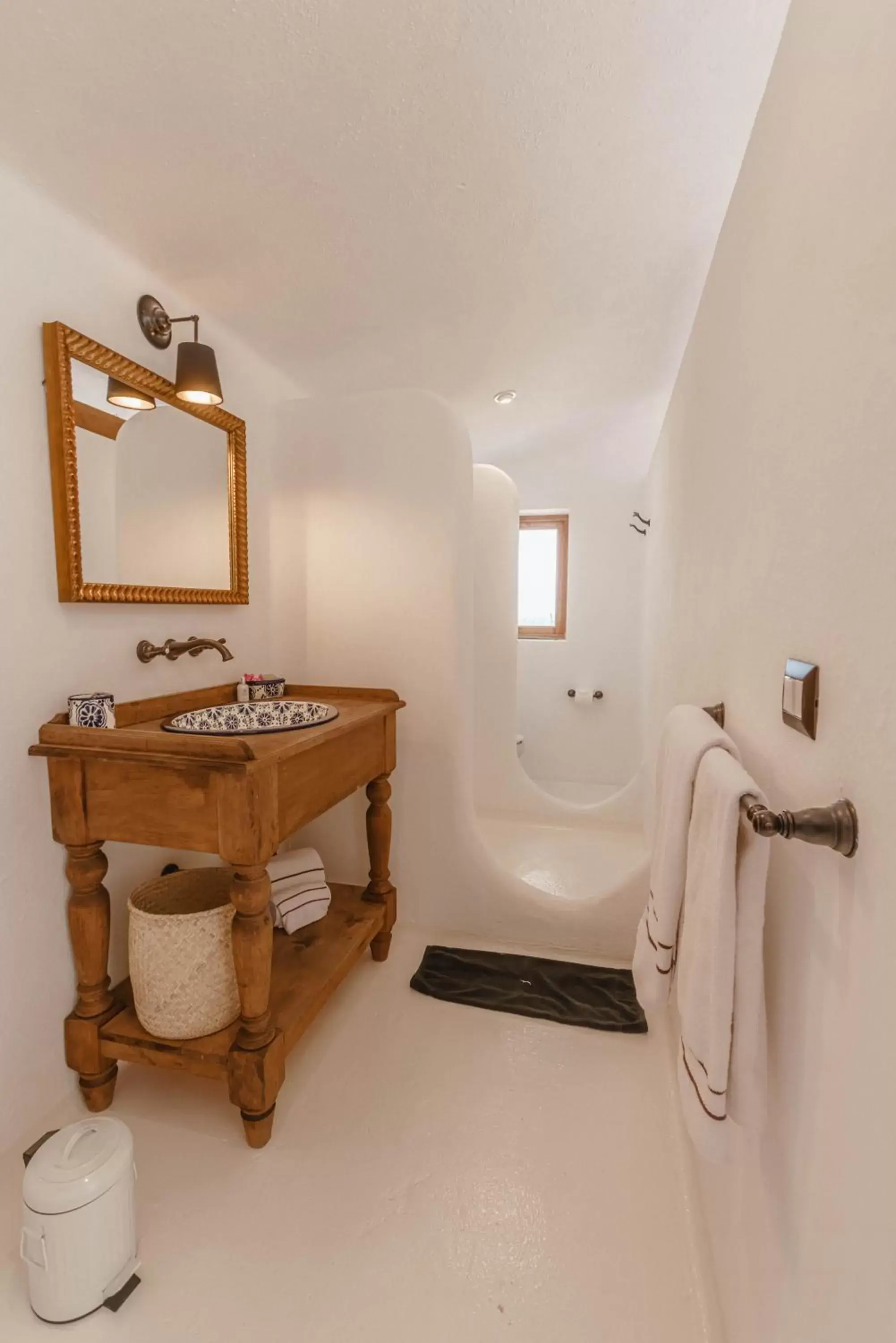 Bathroom in The White Lodge