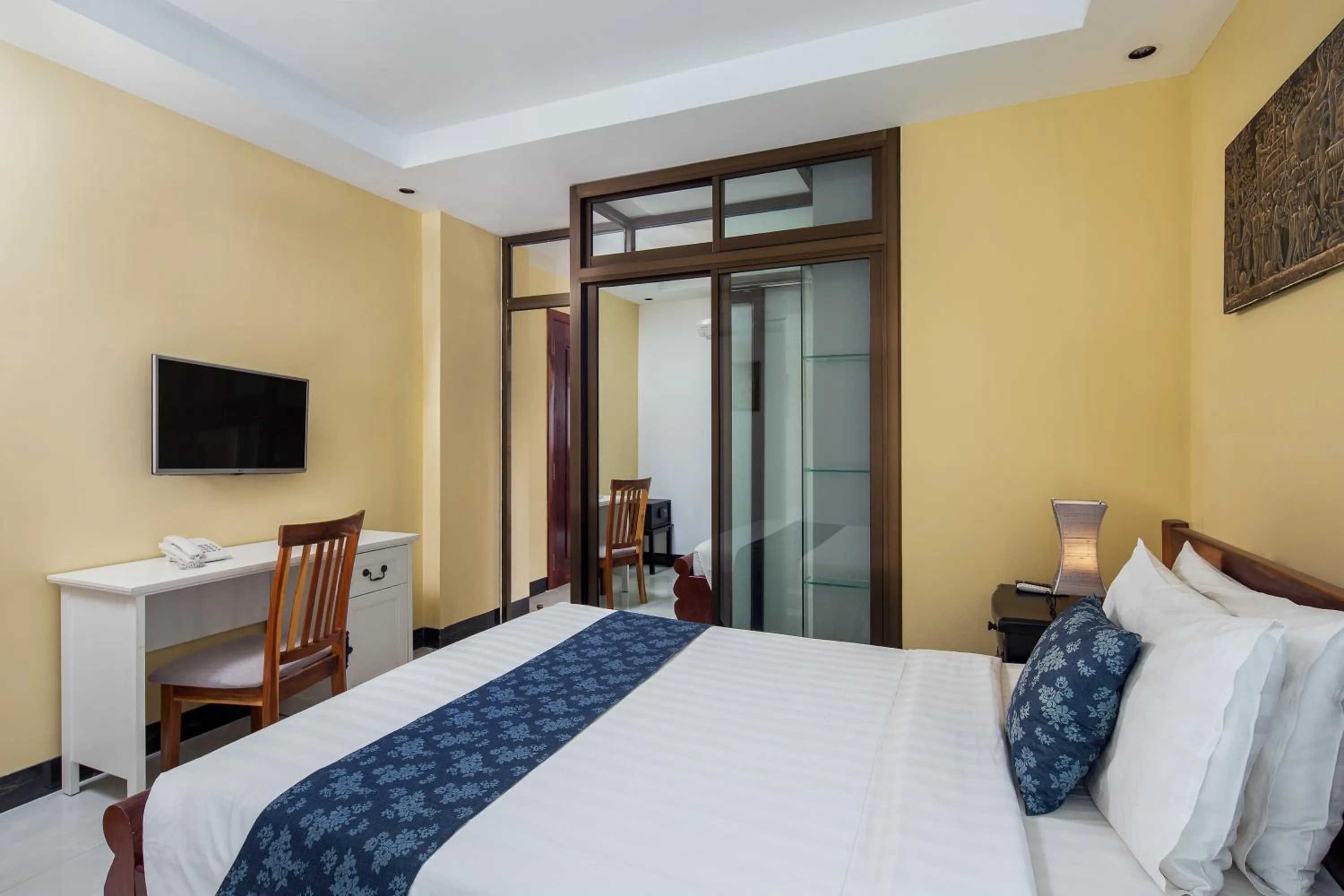 Bedroom, Bed in Botum Palace Hotel