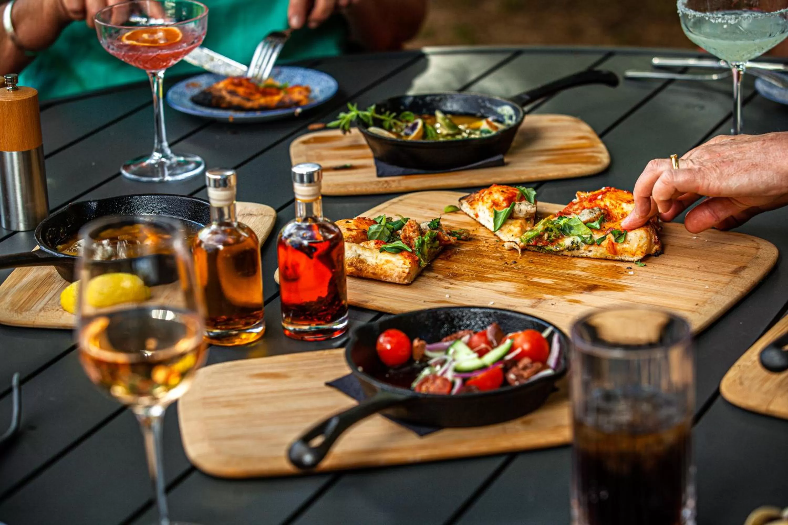 Restaurant/places to eat in The Oriana Orange - Retro Hotel & Resort