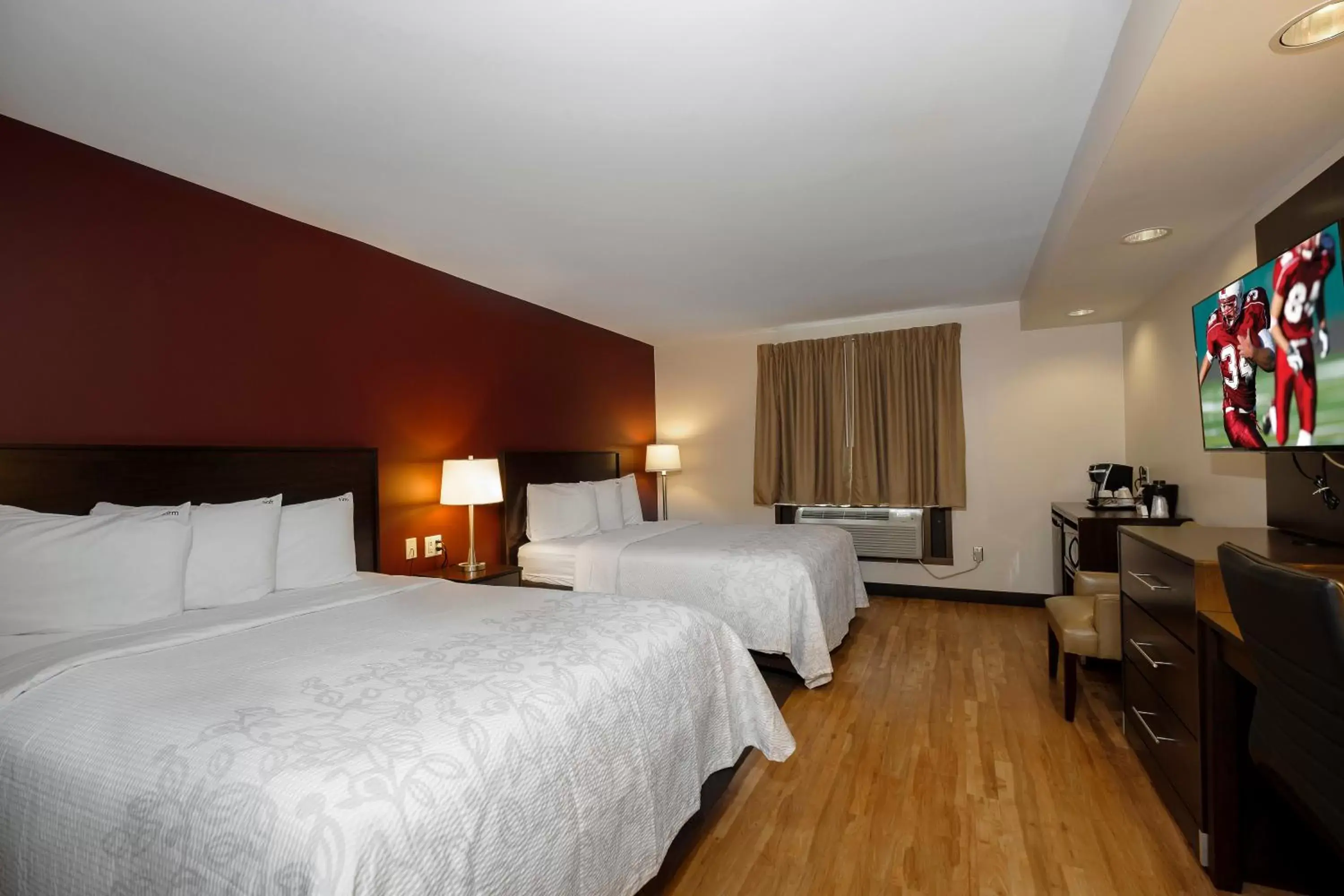 Photo of the whole room, Room Photo in Red Roof Inn PLUS+ & Suites Malone