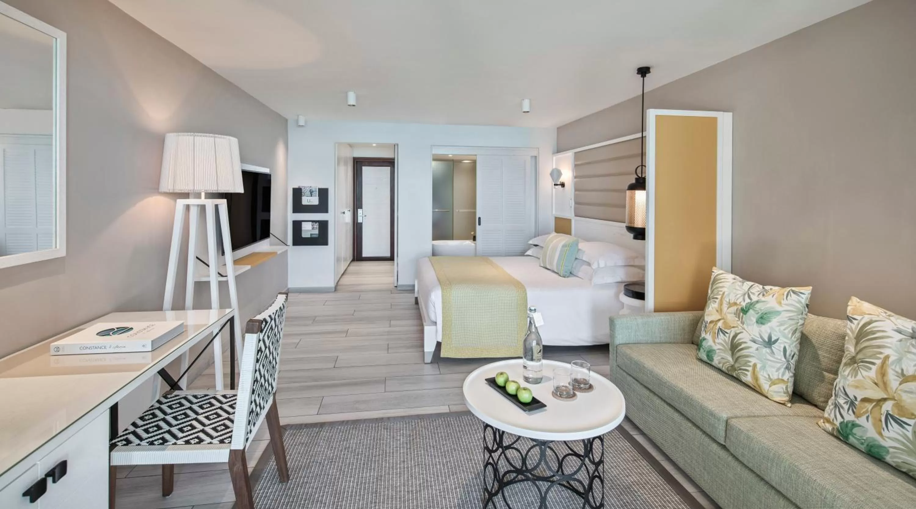 Photo of the whole room in Constance Belle Mare Plage