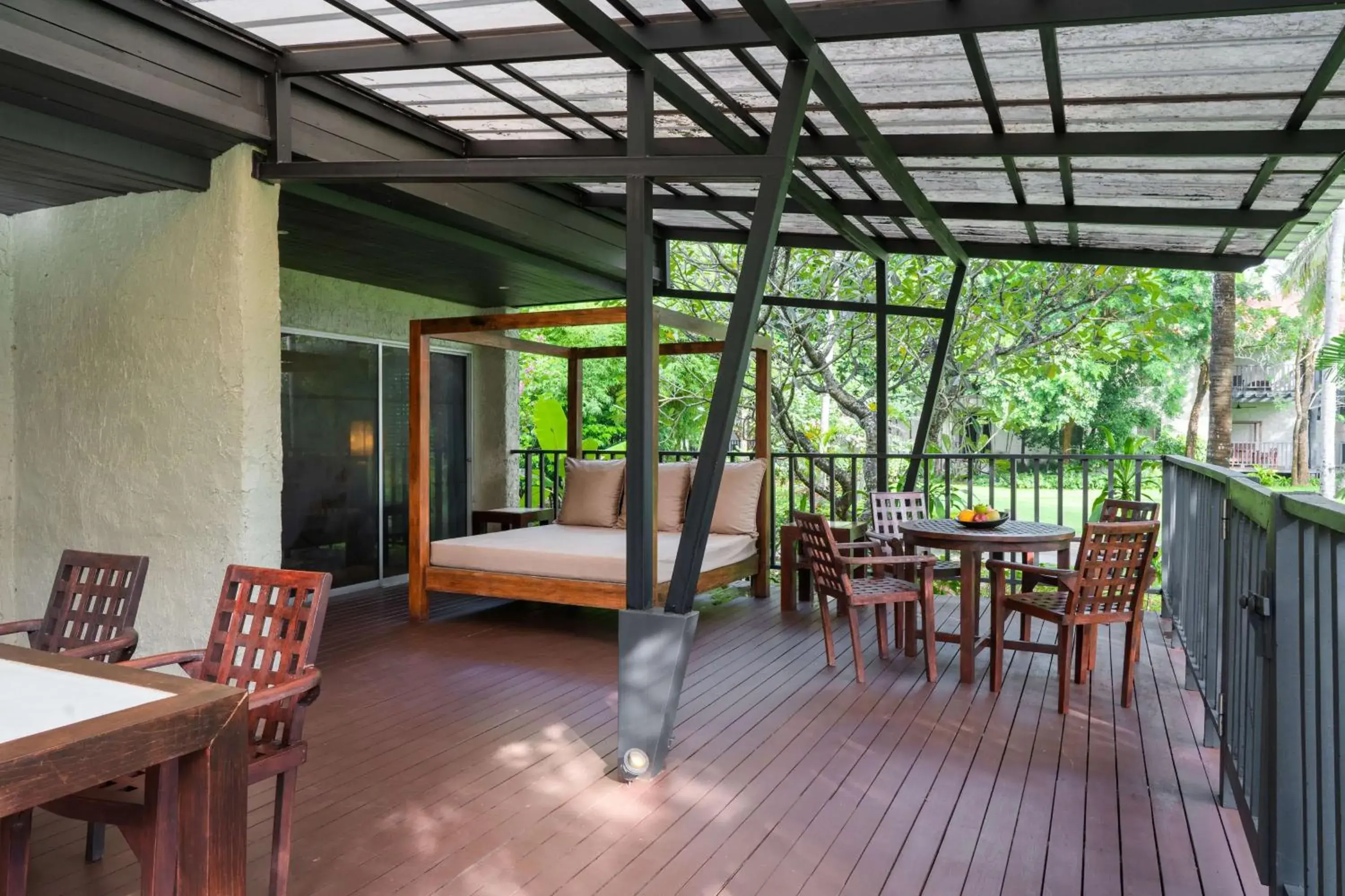 Balcony/Terrace, Restaurant/Places to Eat in Wyndham Hua Hin Pranburi Resort & Villas