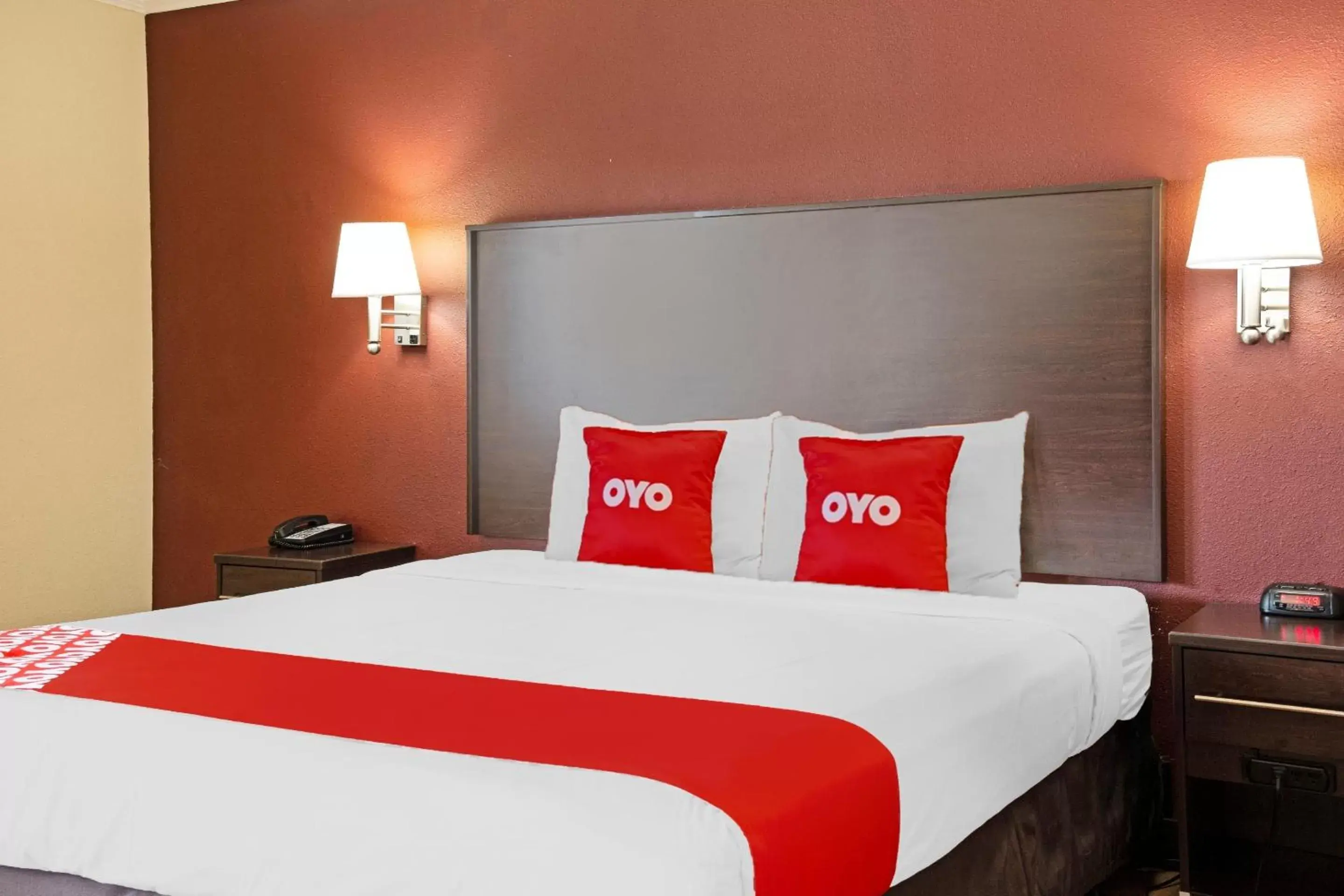 Bedroom, Bed in OYO Hotel McAllen Airport South