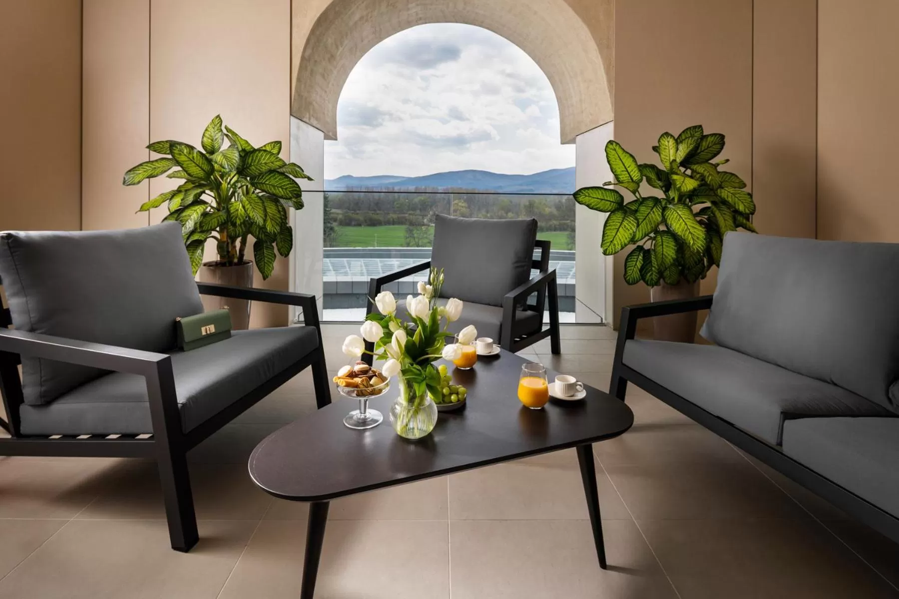 Balcony/Terrace in Kings' Valley Medical & Spa Hotel