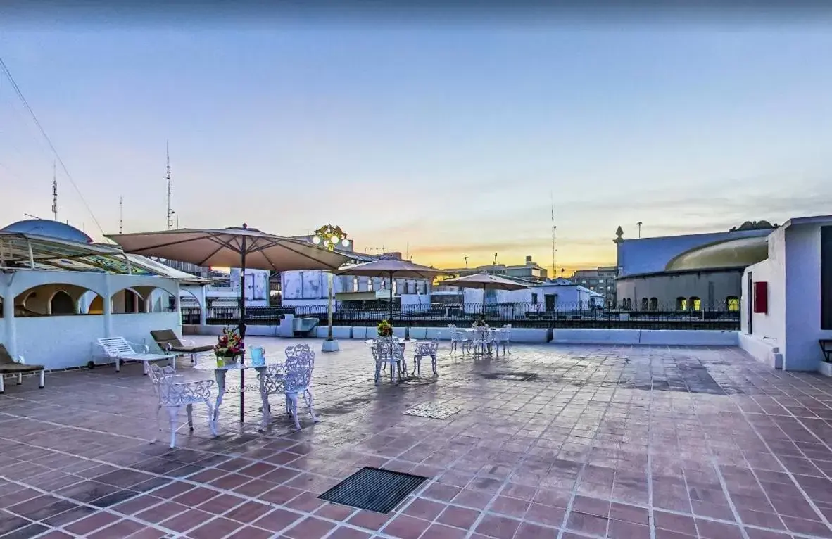 Swimming Pool in Hotel Frances