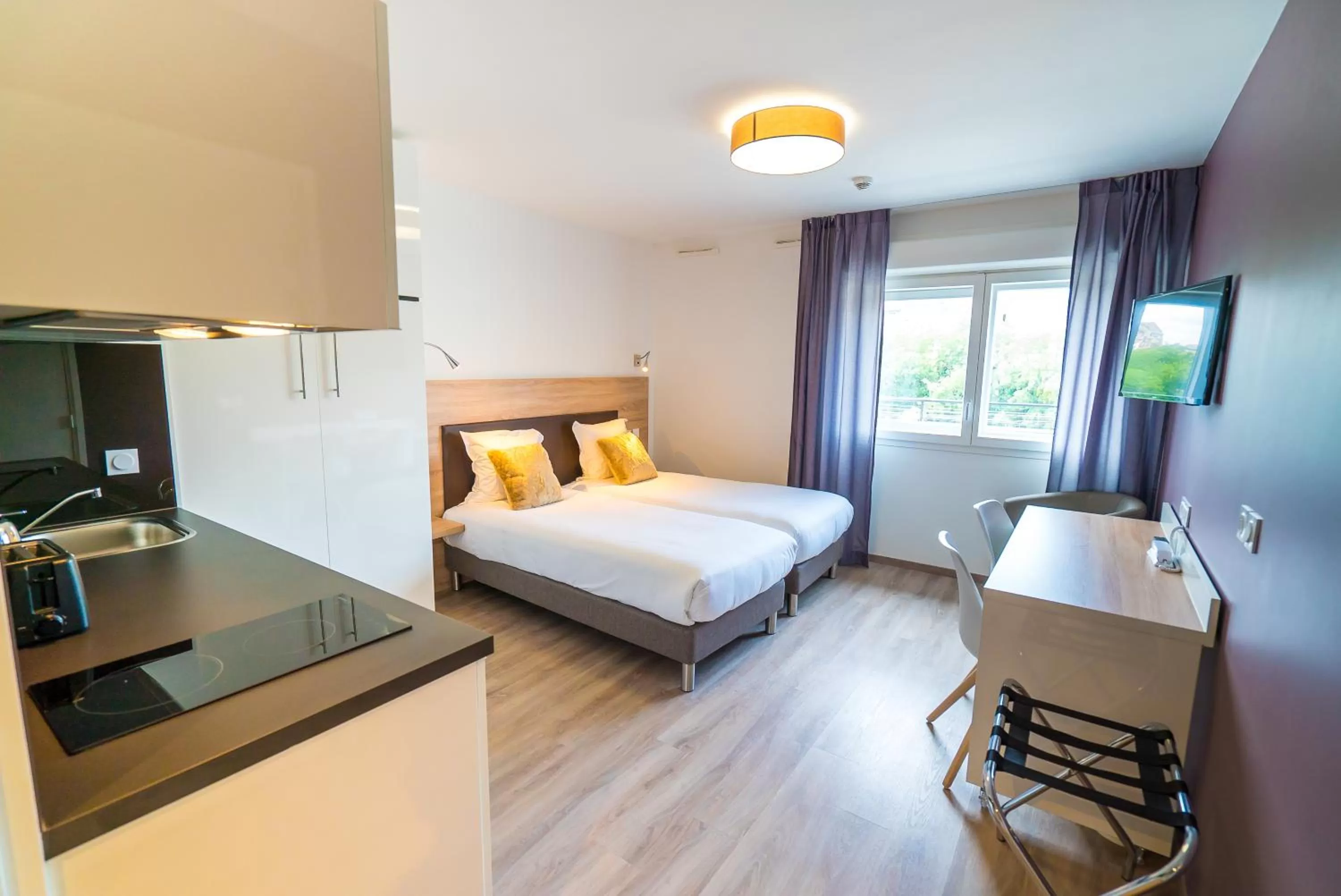 Photo of the whole room, Bed in All Suites Appart Hôtel - Choisy-le-Roi