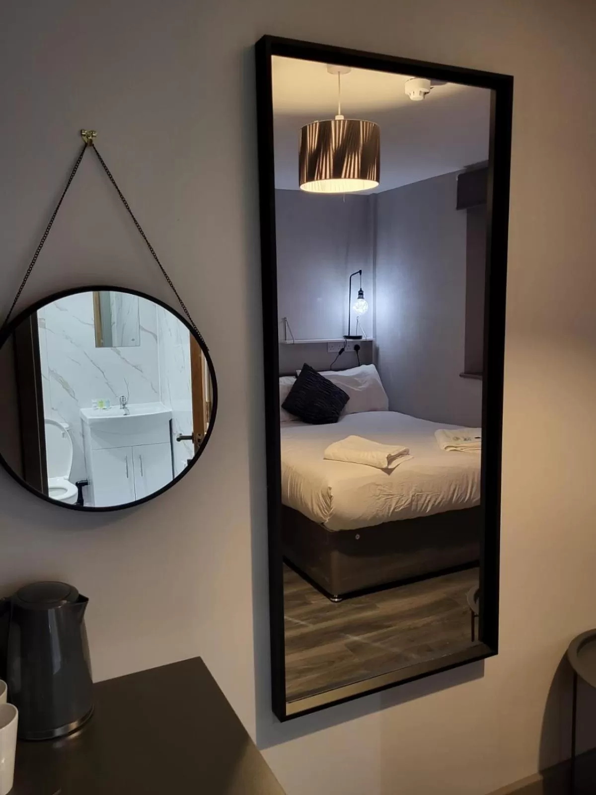 Bedroom, Bed in Phoenix Pods