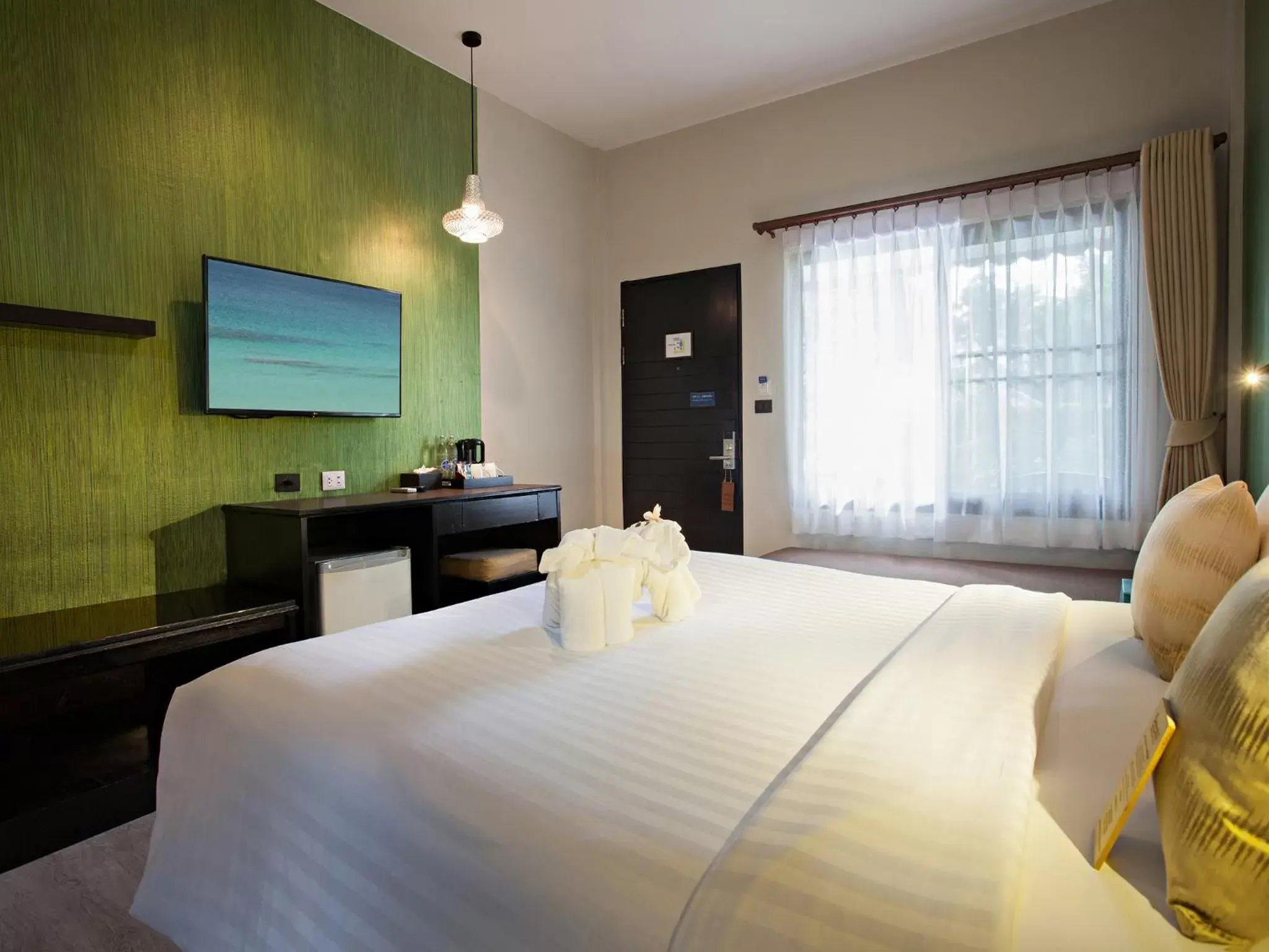 Shower, Bed in Deevana Patong Resort & Spa - SHA Extra Plus