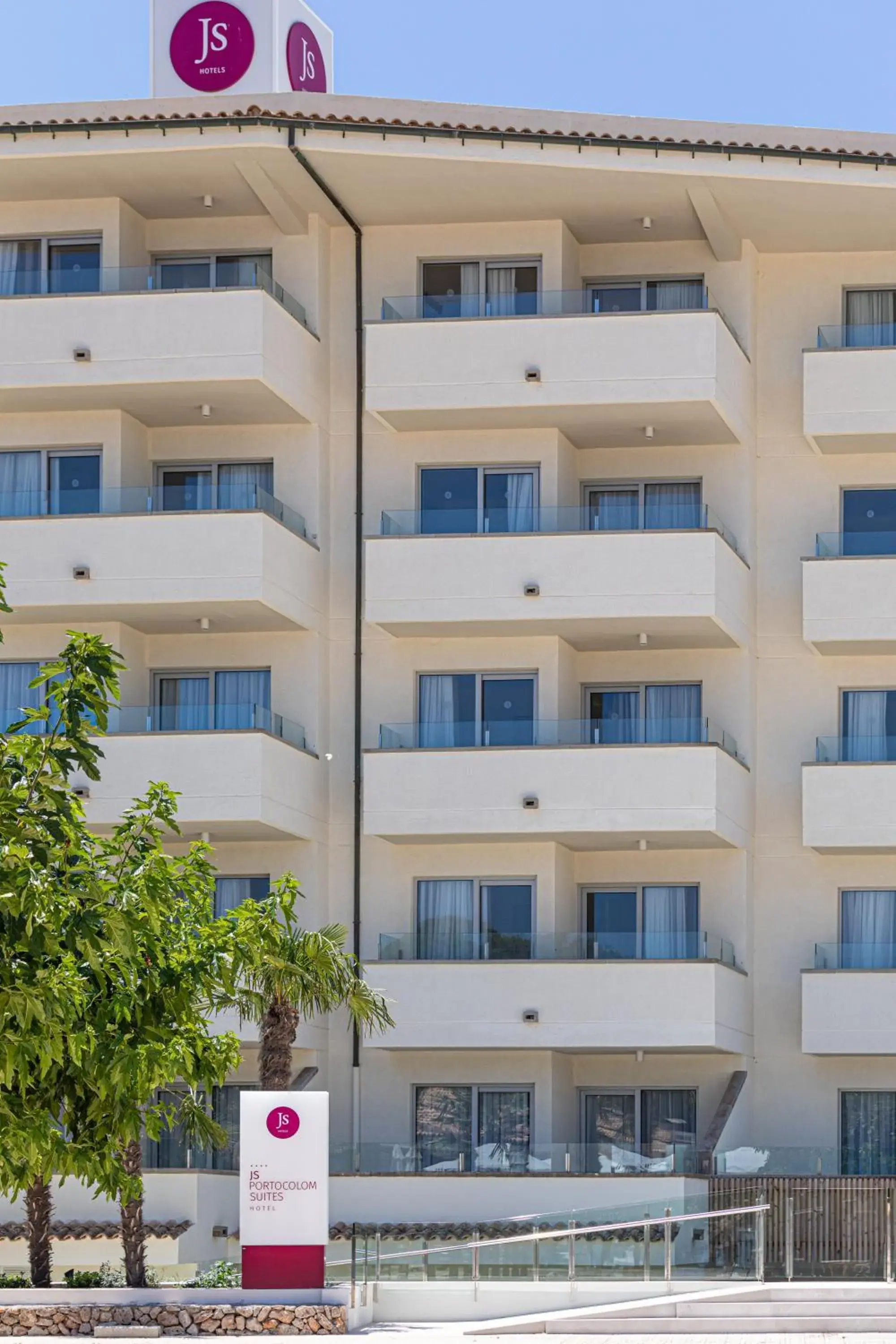 Facade/entrance, Property Building in JS Portocolom Suites