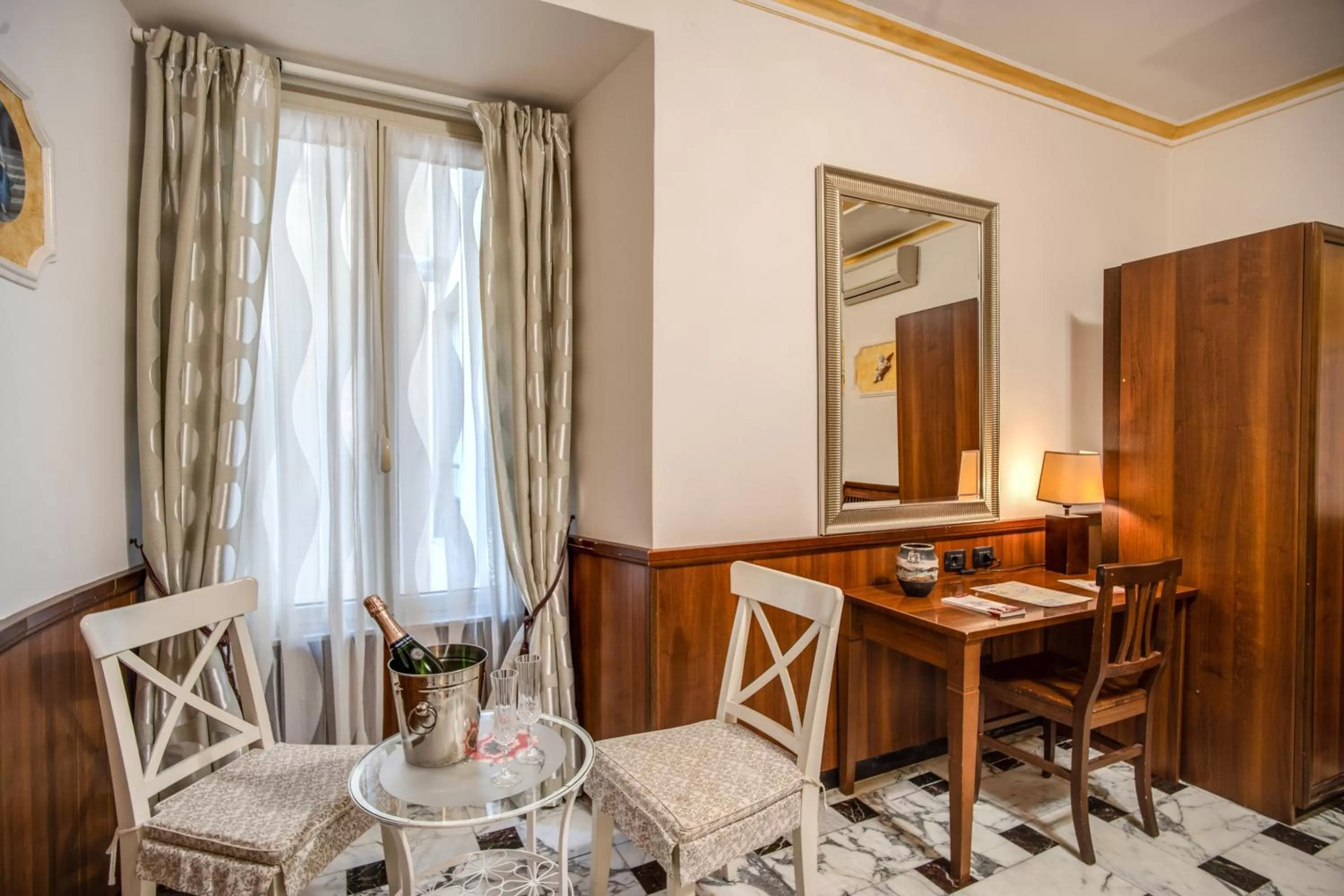 Photo of the whole room in Nakissa Inn