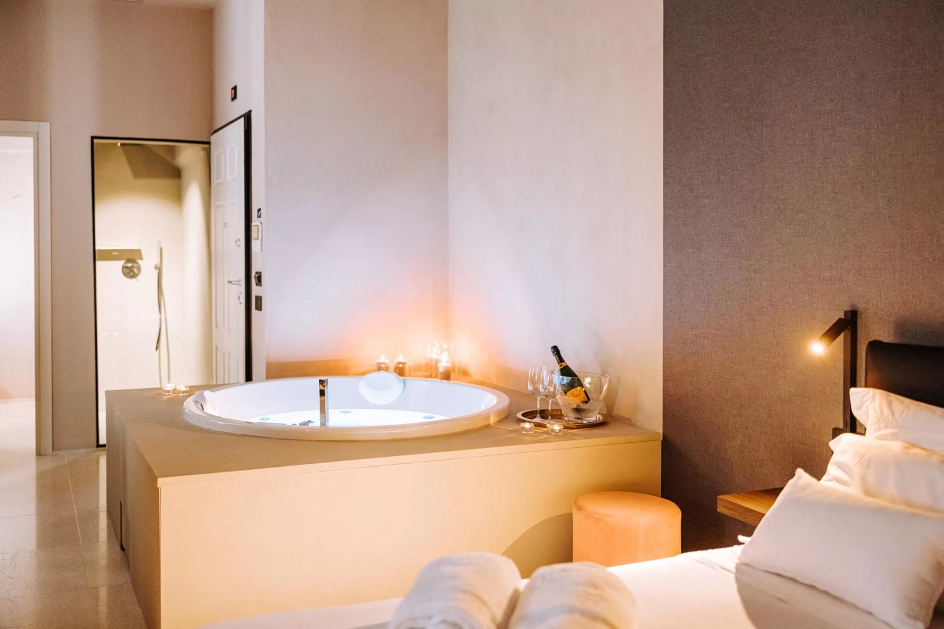 Bed in Suite1212 - Bandiera