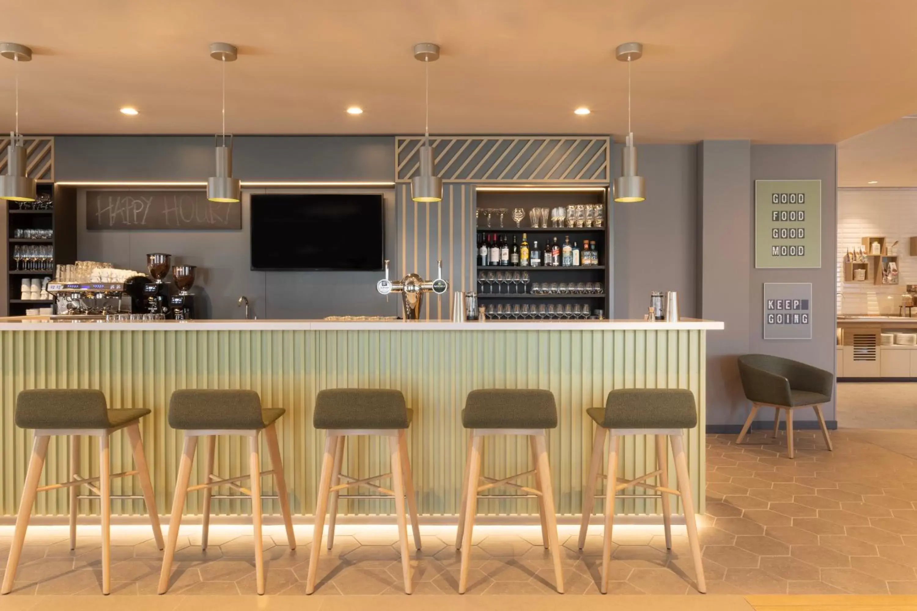 Lounge or bar, Lounge/Bar in Holiday Inn - Eindhoven Airport, an IHG Hotel