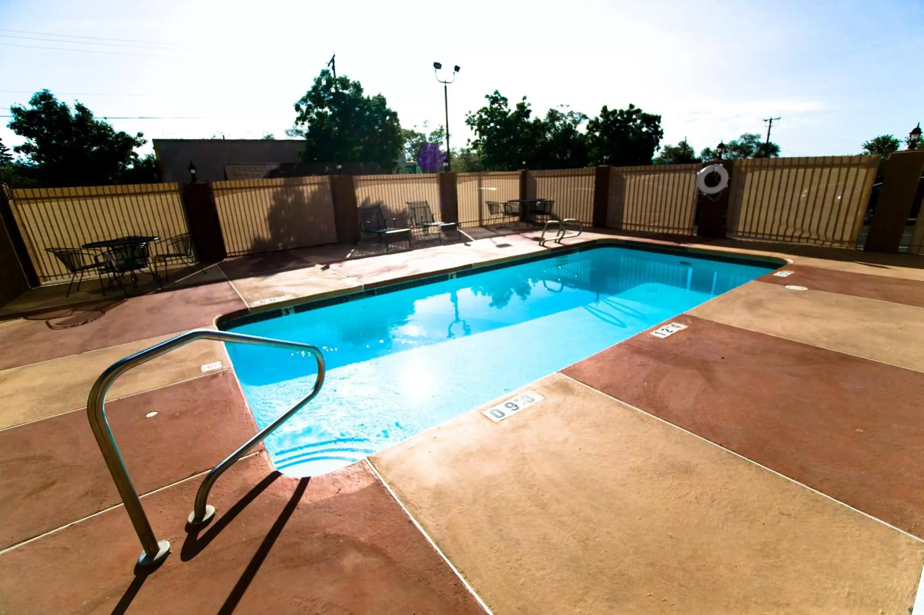 Pool view in Ramada by Wyndham Santa Fe Pool view in Ramada by Wyndham Santa Fe