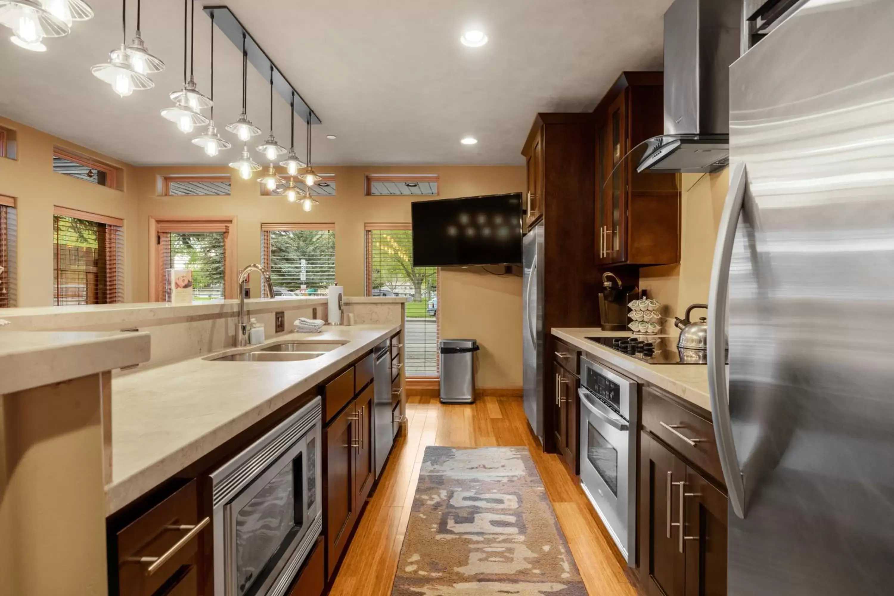 Kitchen/Kitchenette in The White Buffalo Club