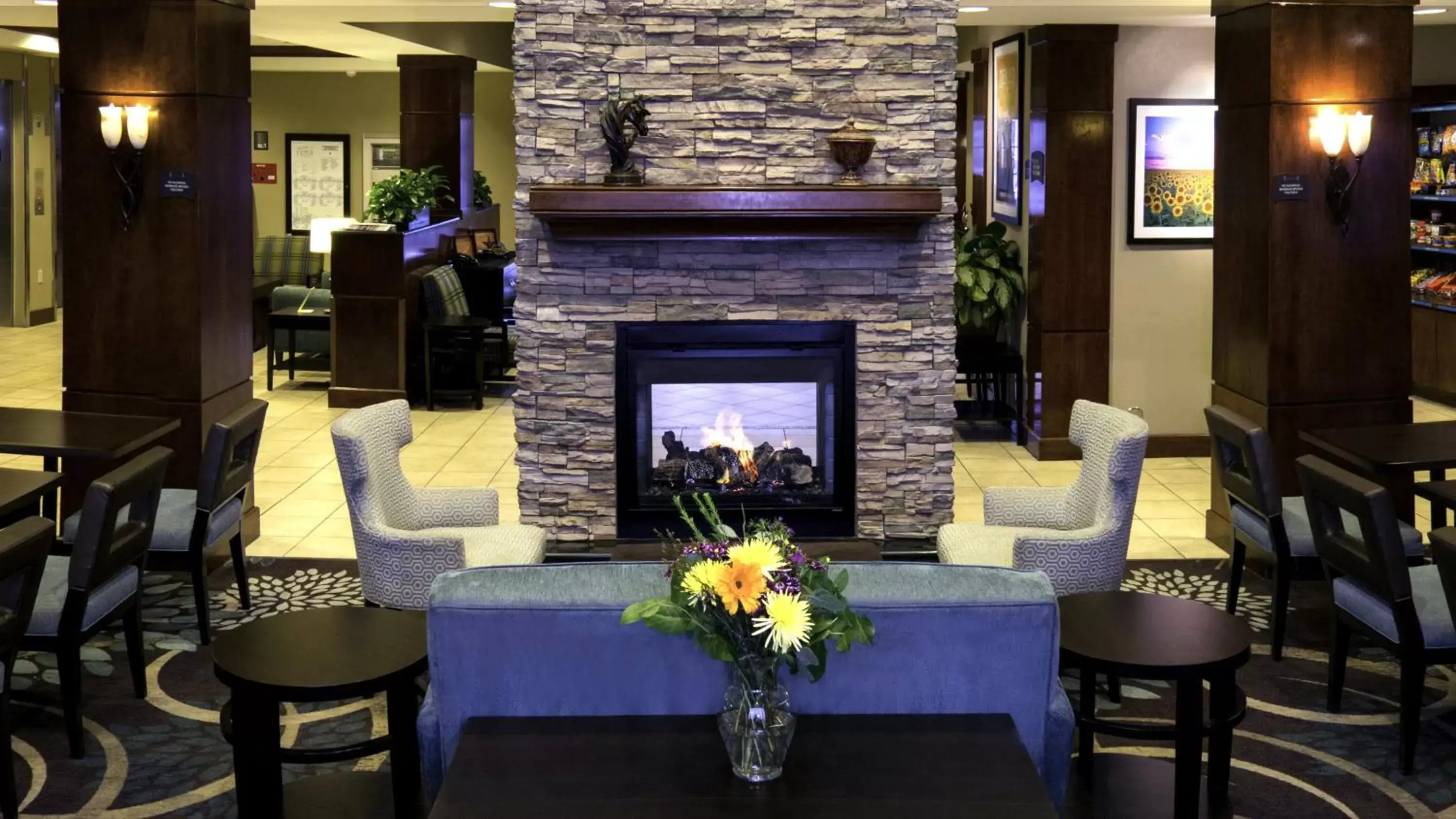 Lobby or reception, Restaurant/Places to Eat in Staybridge Suites Denver International Airport, an IHG Hotel