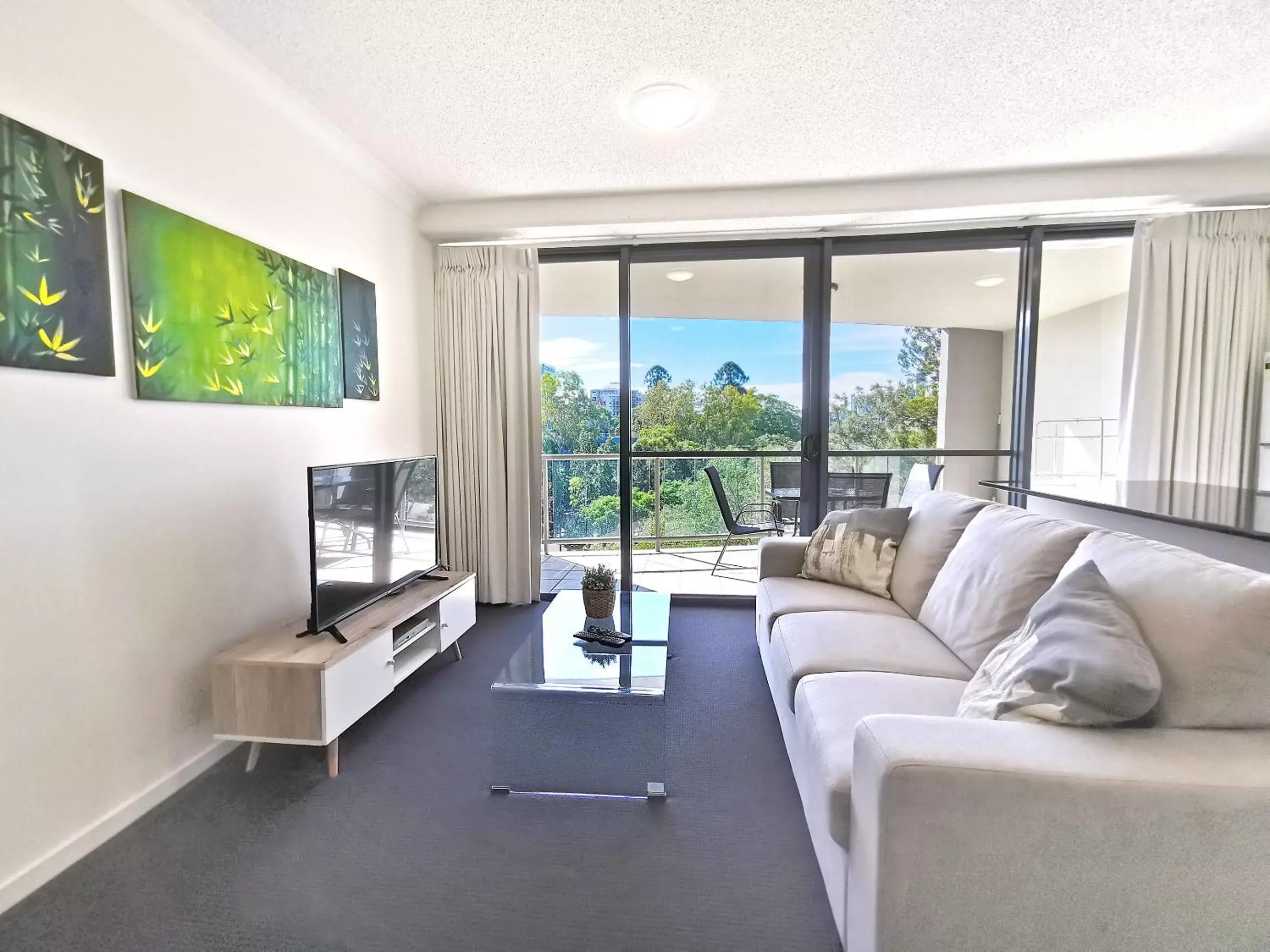 Living room, Seating Area in Inn on the Park Apartments