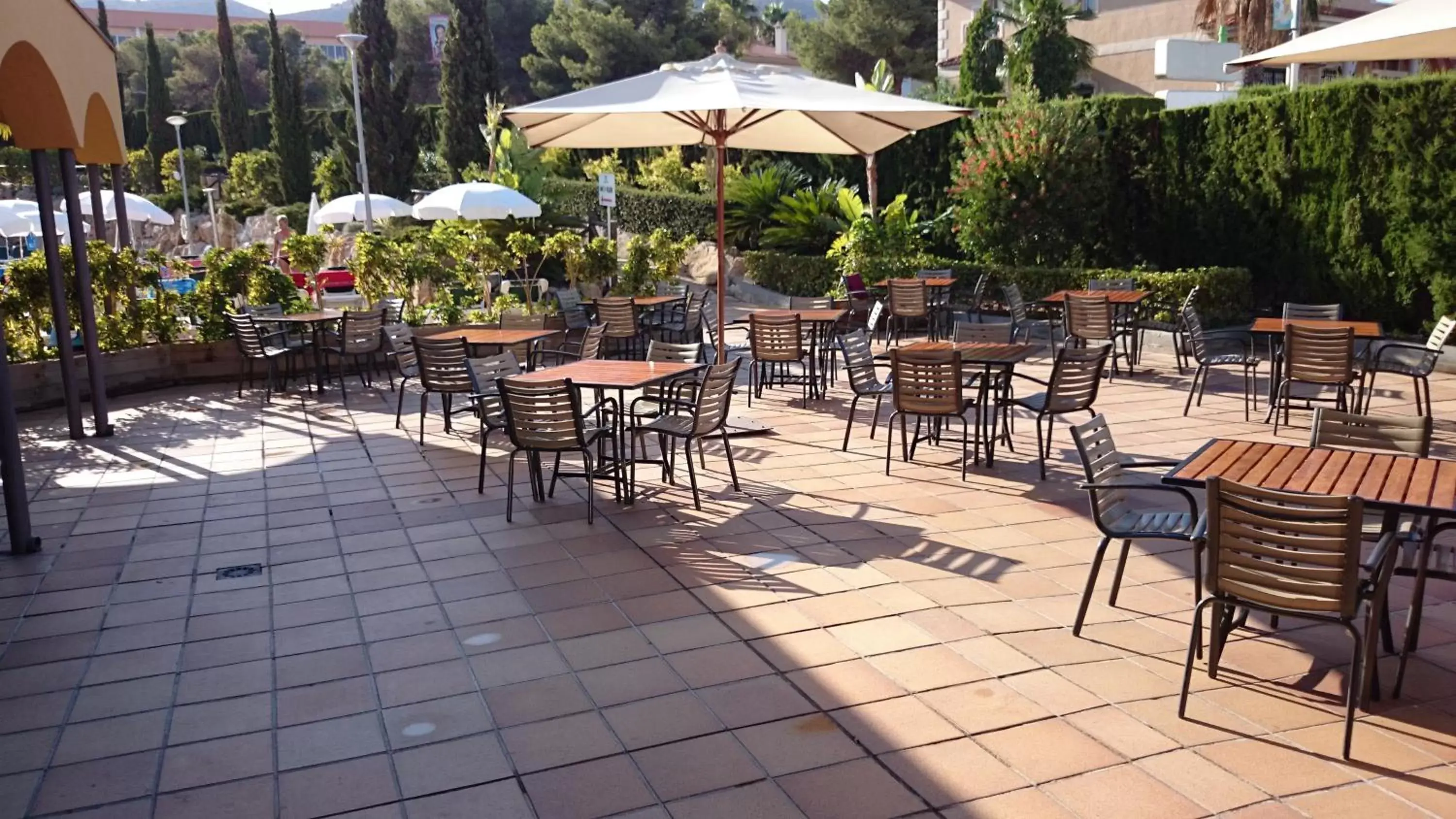 Balcony/Terrace, Restaurant/Places to Eat in Hotel Mediterraneo