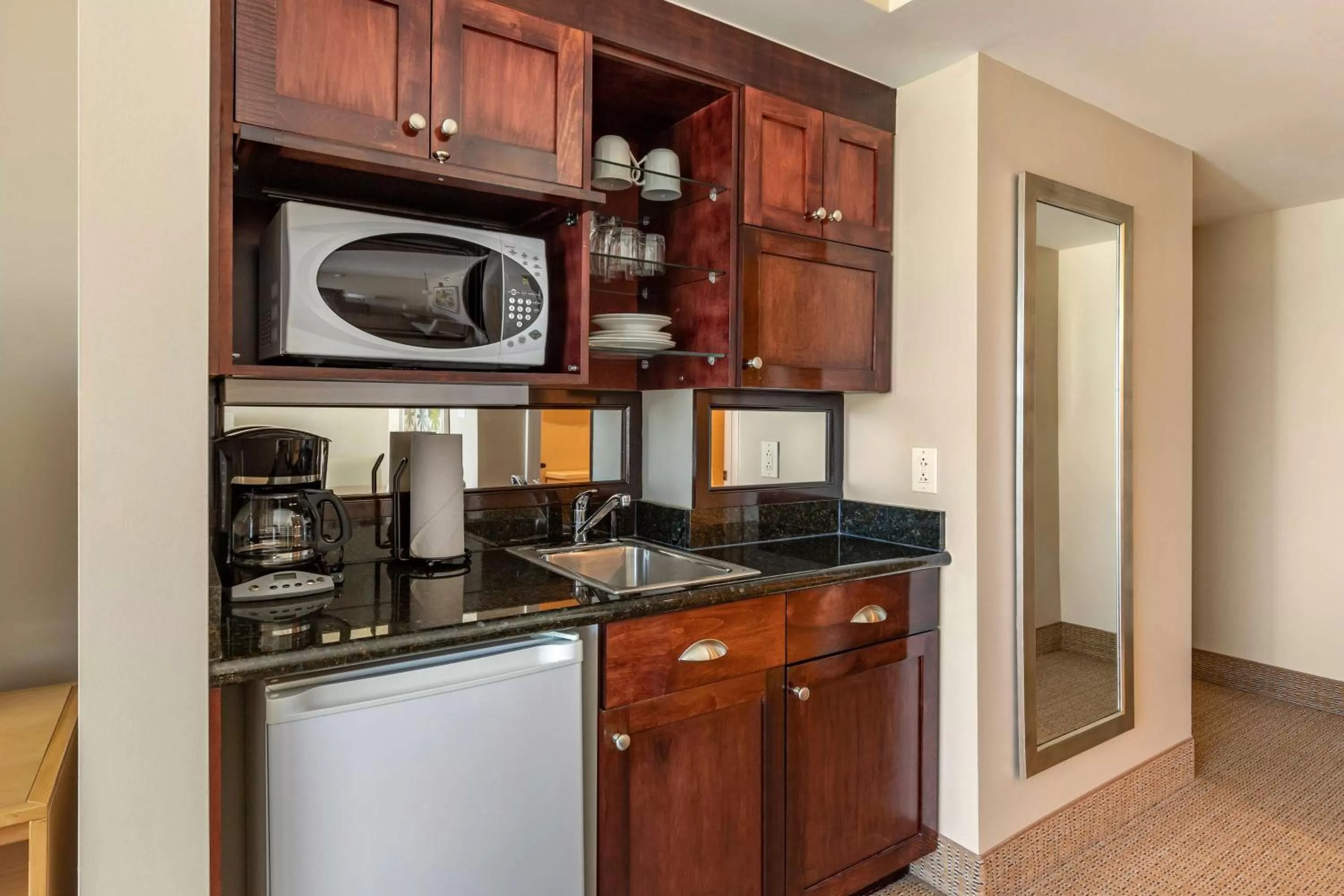 Kitchen or kitchenette in Hilton Vacation Club Ocean Beach Club Virginia Beach