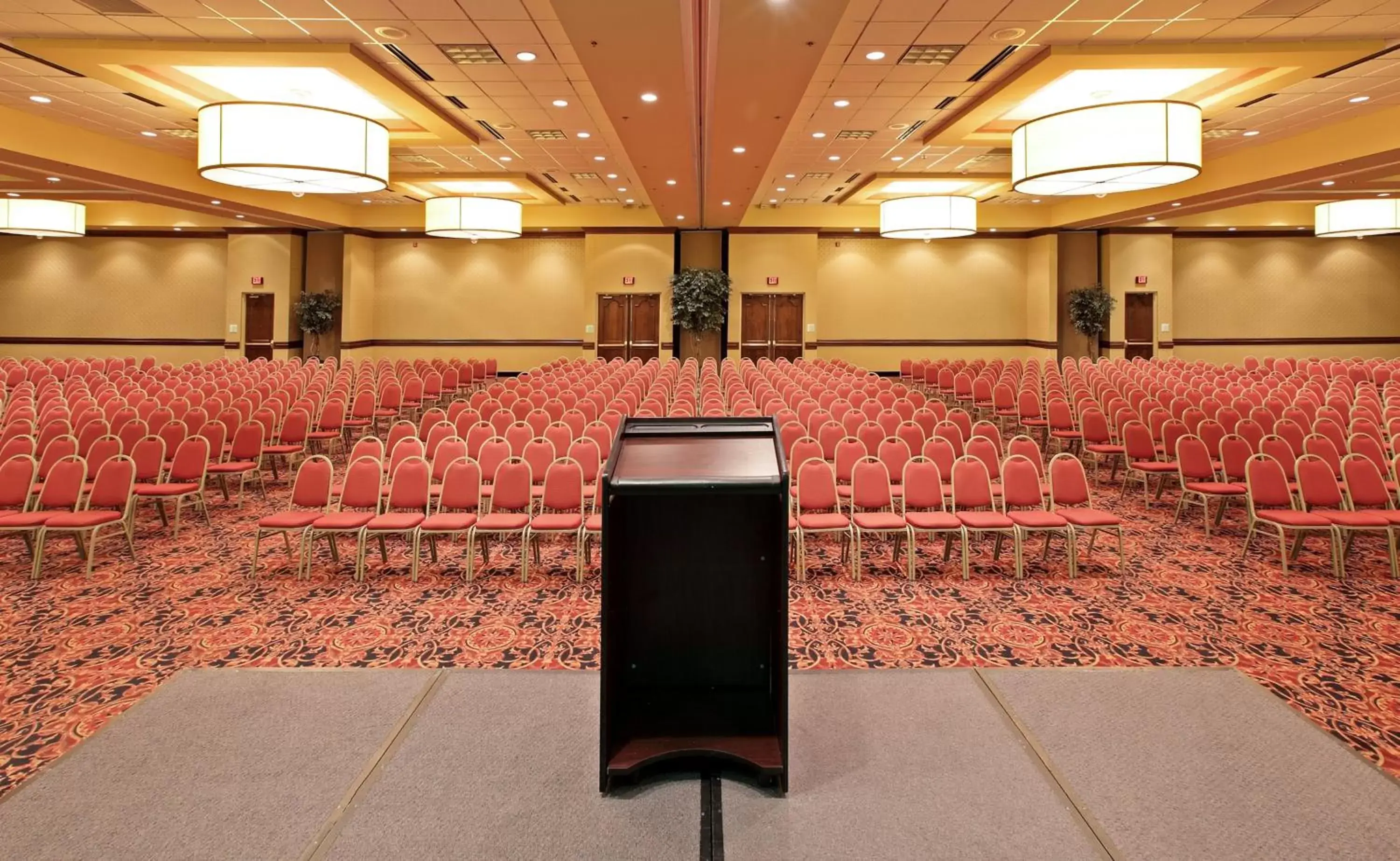 Meeting/conference room in Holiday Inn Springdale-Fayetteville Area, an IHG Hotel