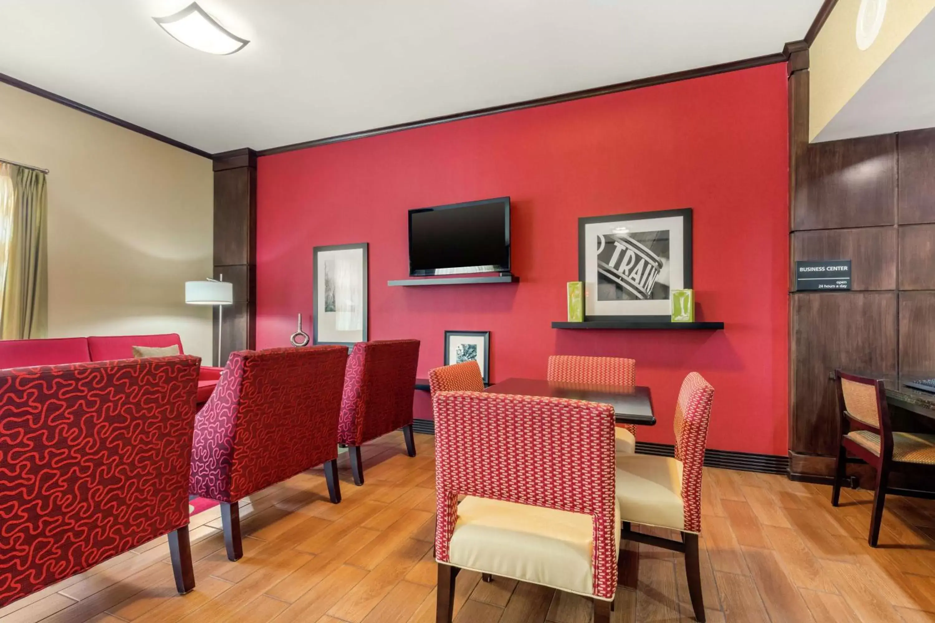 Bedroom, TV/Entertainment Center in Hampton Inn Brookhaven