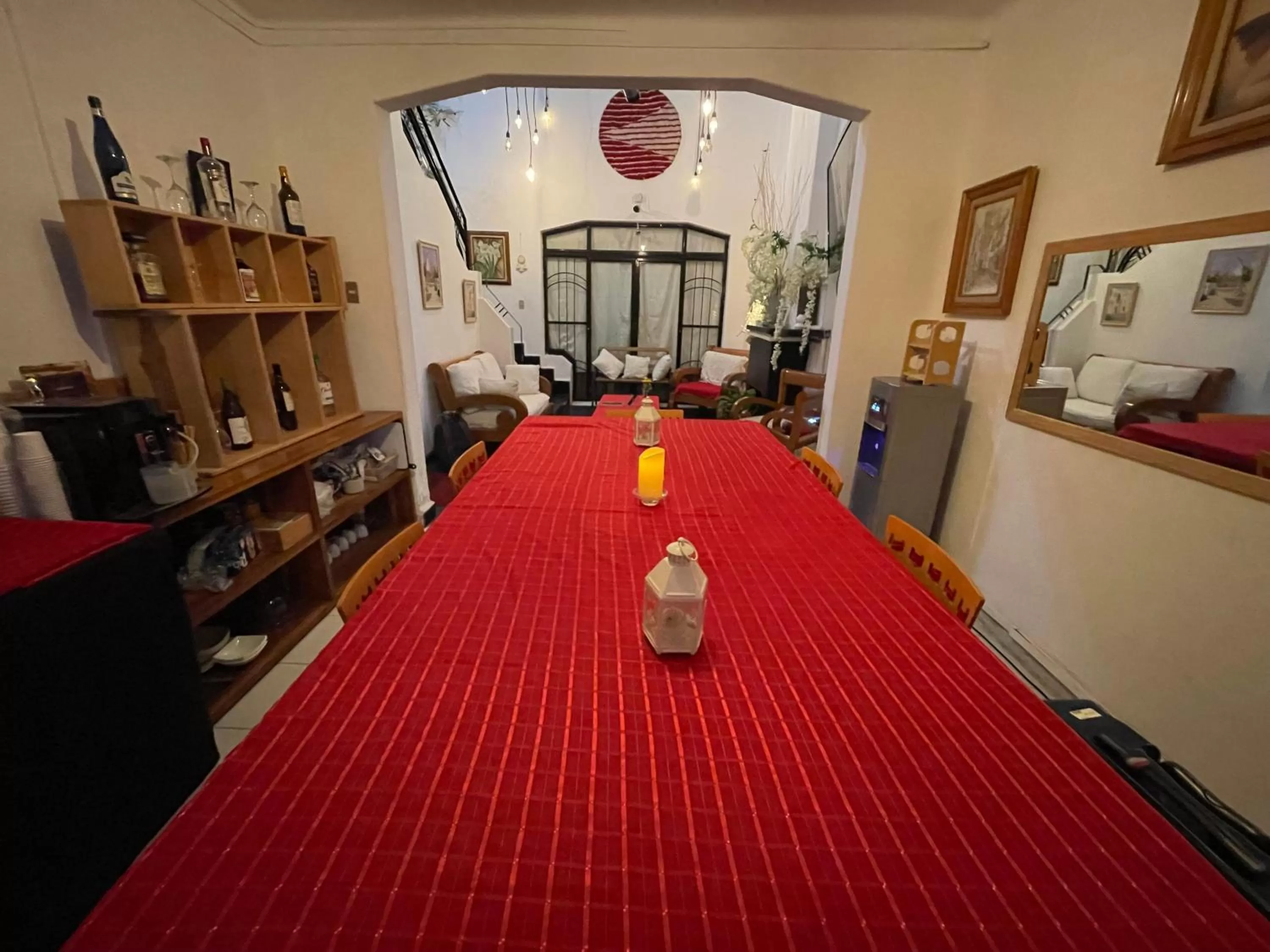 Dining area in Hostal Roma Condesa