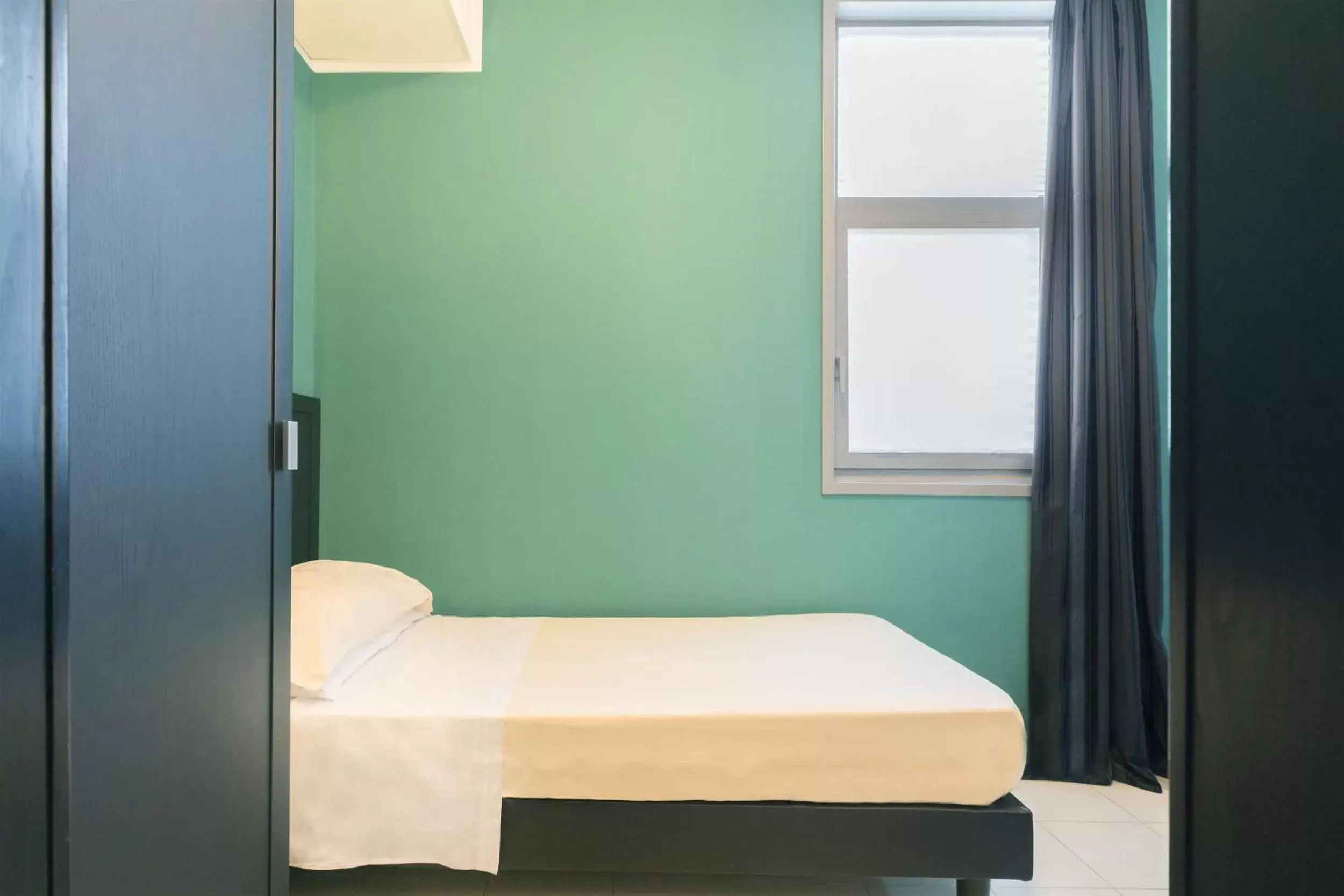 Single Room in Executive Business Hotel Single Room in Executive Business Hotel