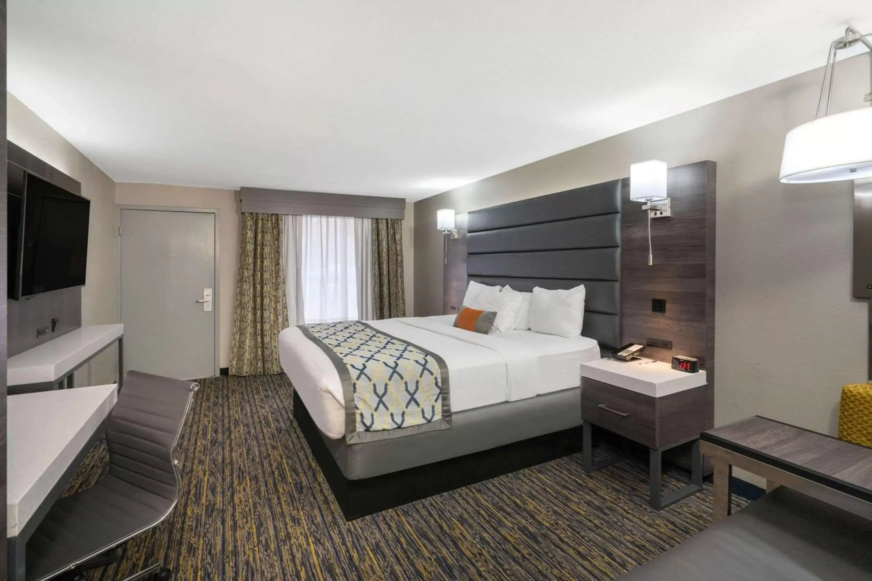 Photo of the whole room, Bed in Baymont by Wyndham Murfreesboro