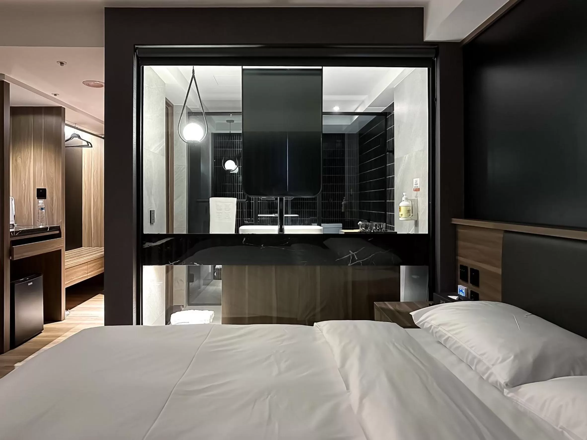 Bed in Autumn Willow Hotel