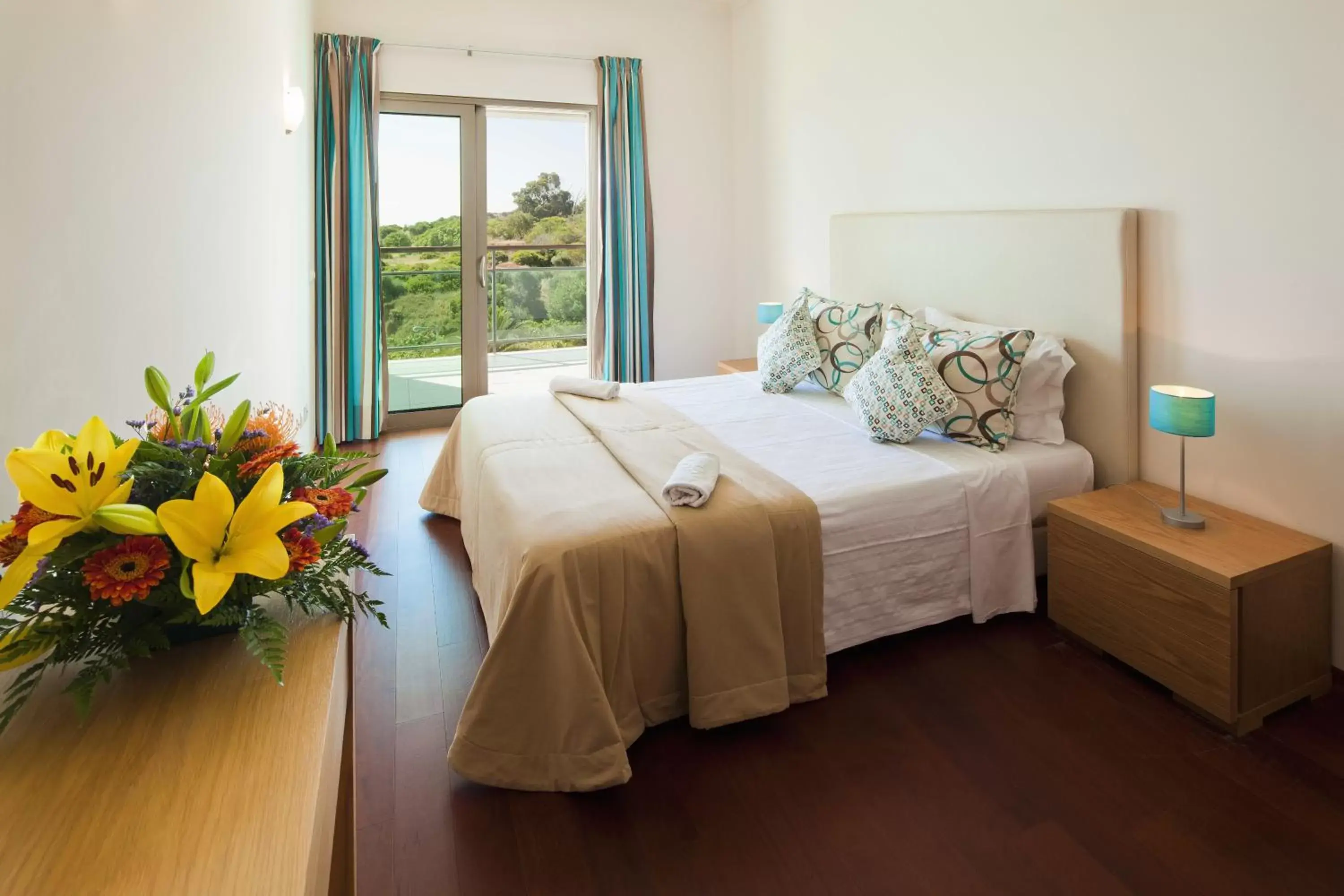 One-Bedroom Apartment with Land View in Villa Doris Suites