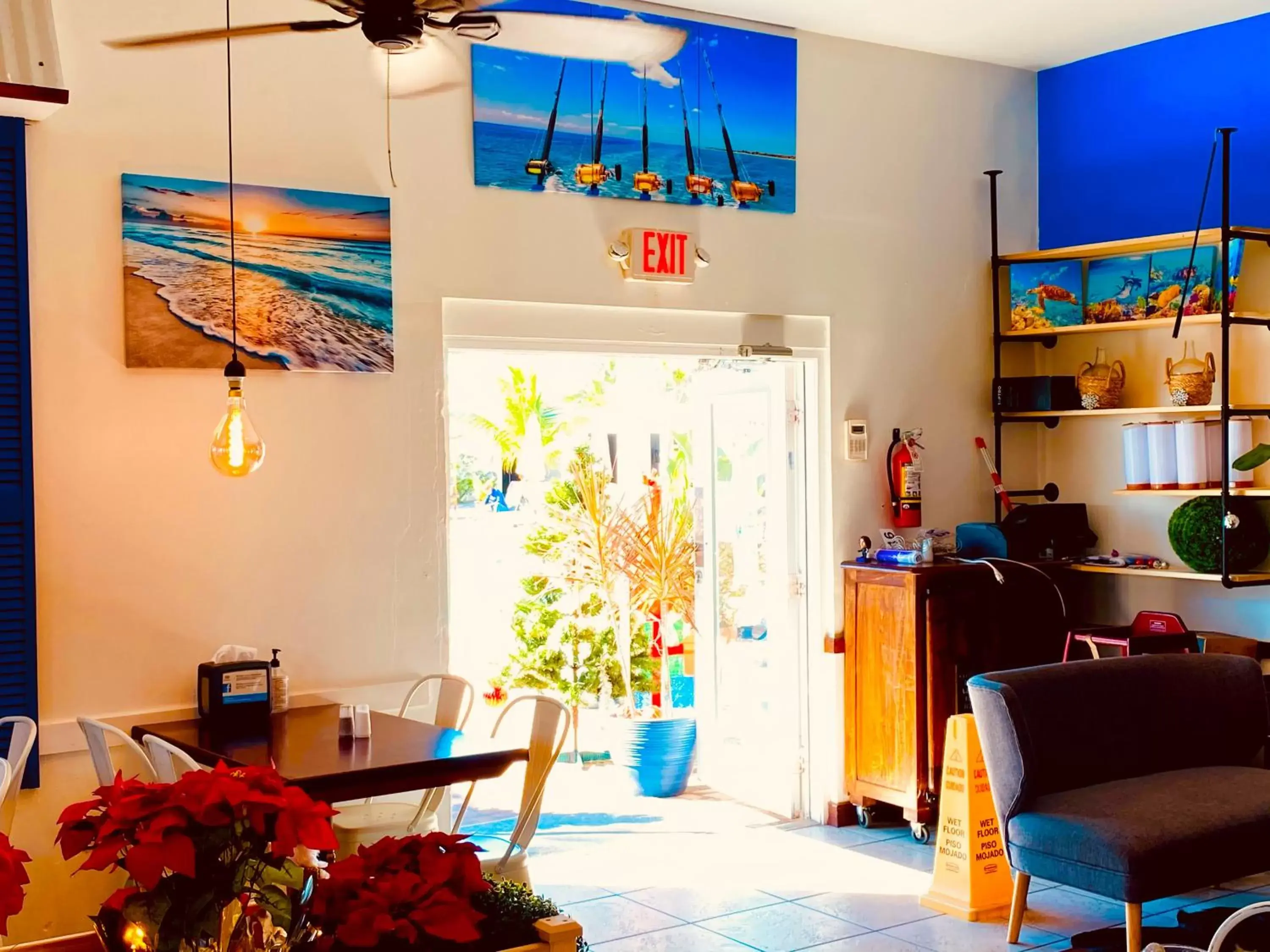 Dining area in Skipjack Resort & Marina