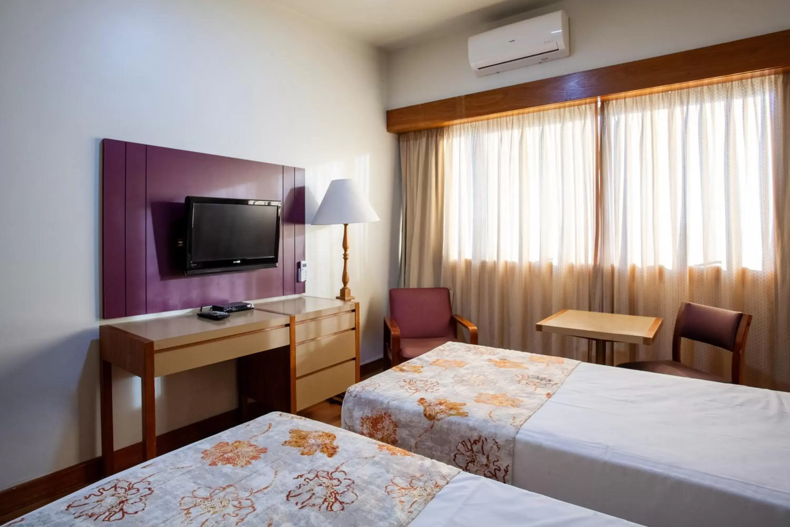 Bedroom, Bed in Nacional Inn Belo Horizonte