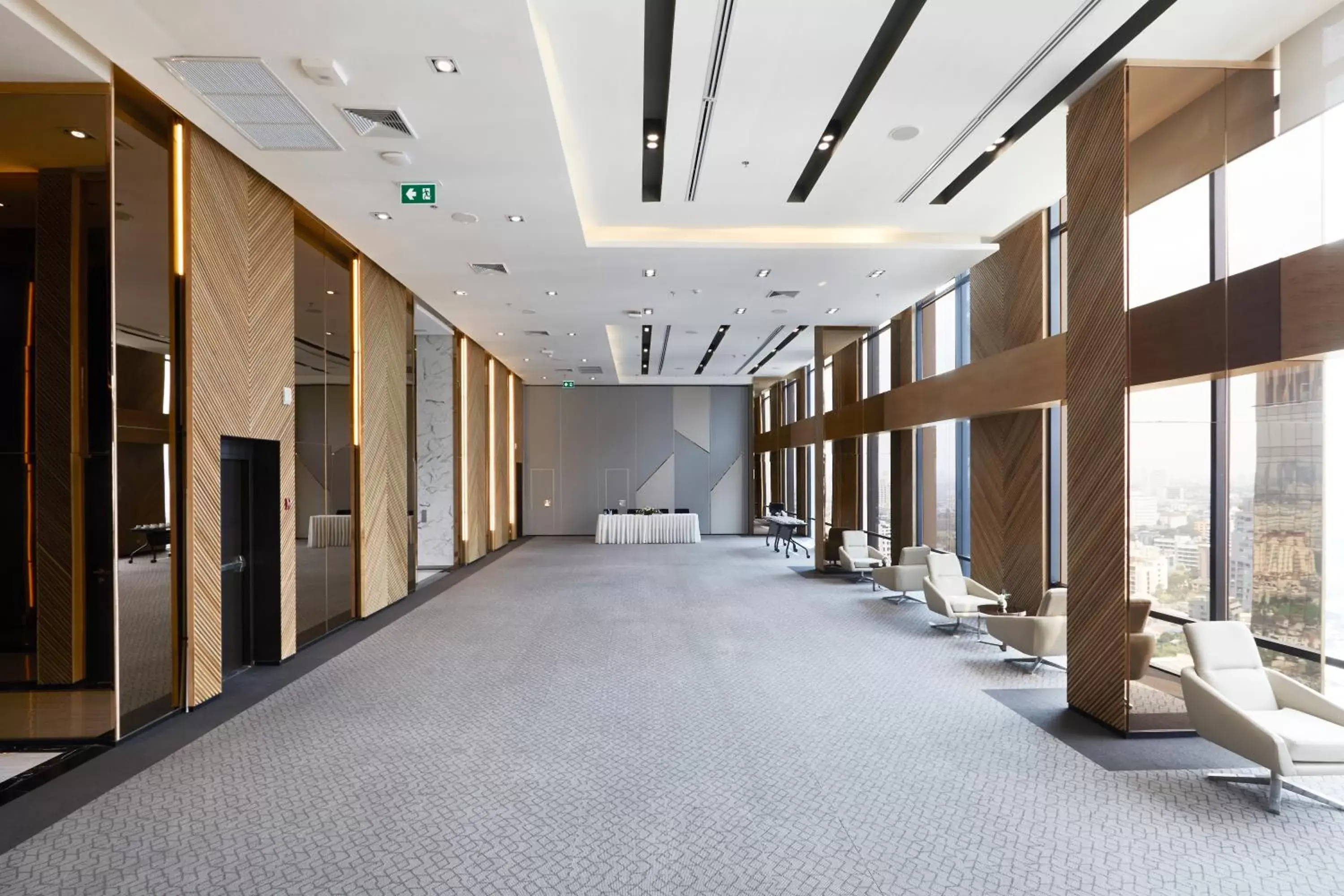 Business facilities in The Quarter Ari by UHG