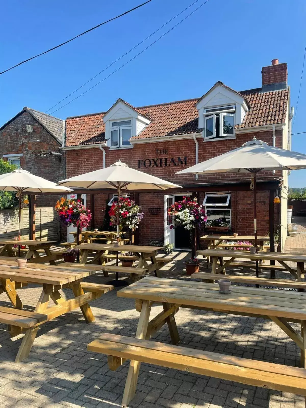 Property building, Restaurant/Places to Eat in The Foxham