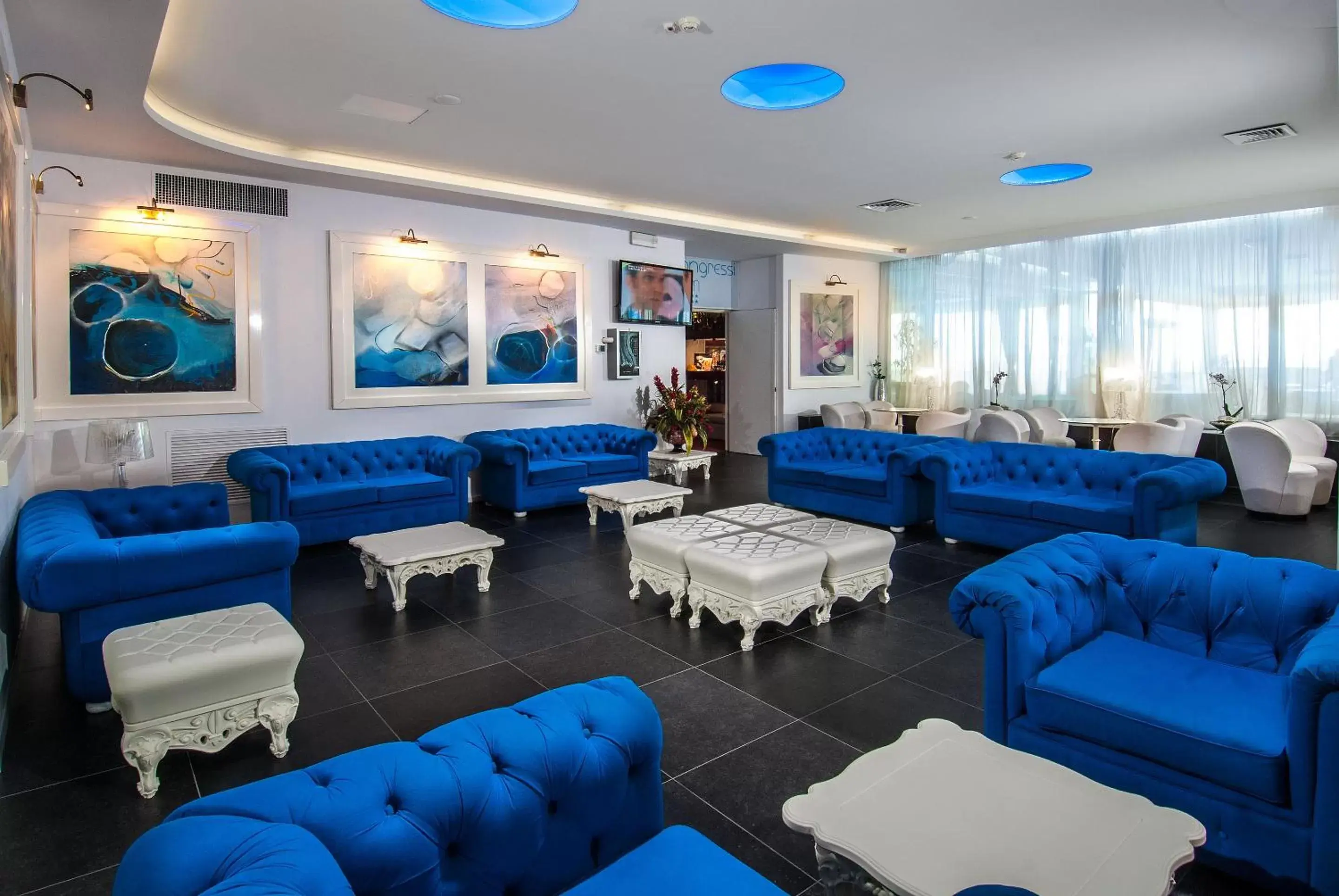 Communal lounge/ TV room in Hotel Mediterraneo