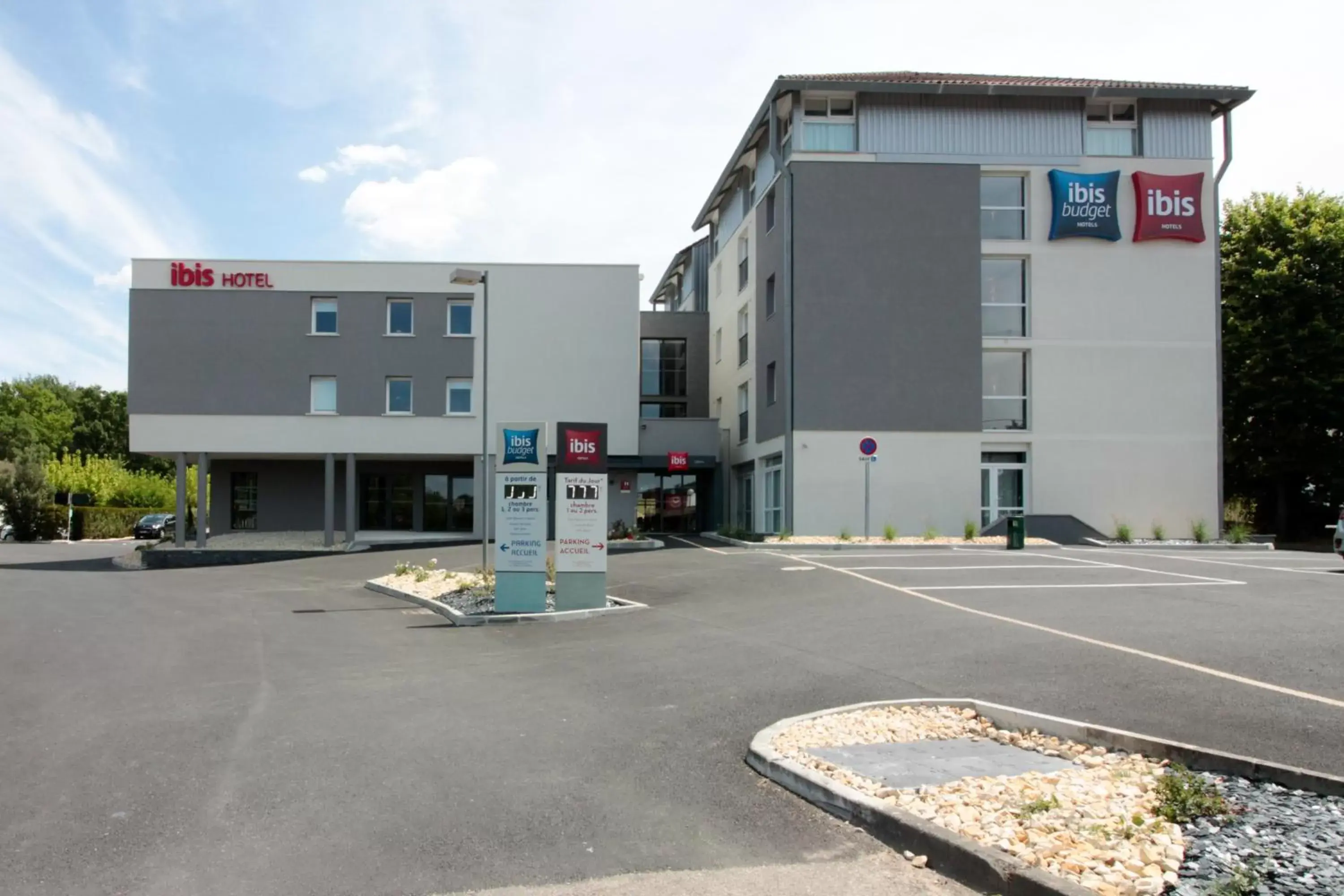 Property building in ibis Cahors Property building in ibis Cahors