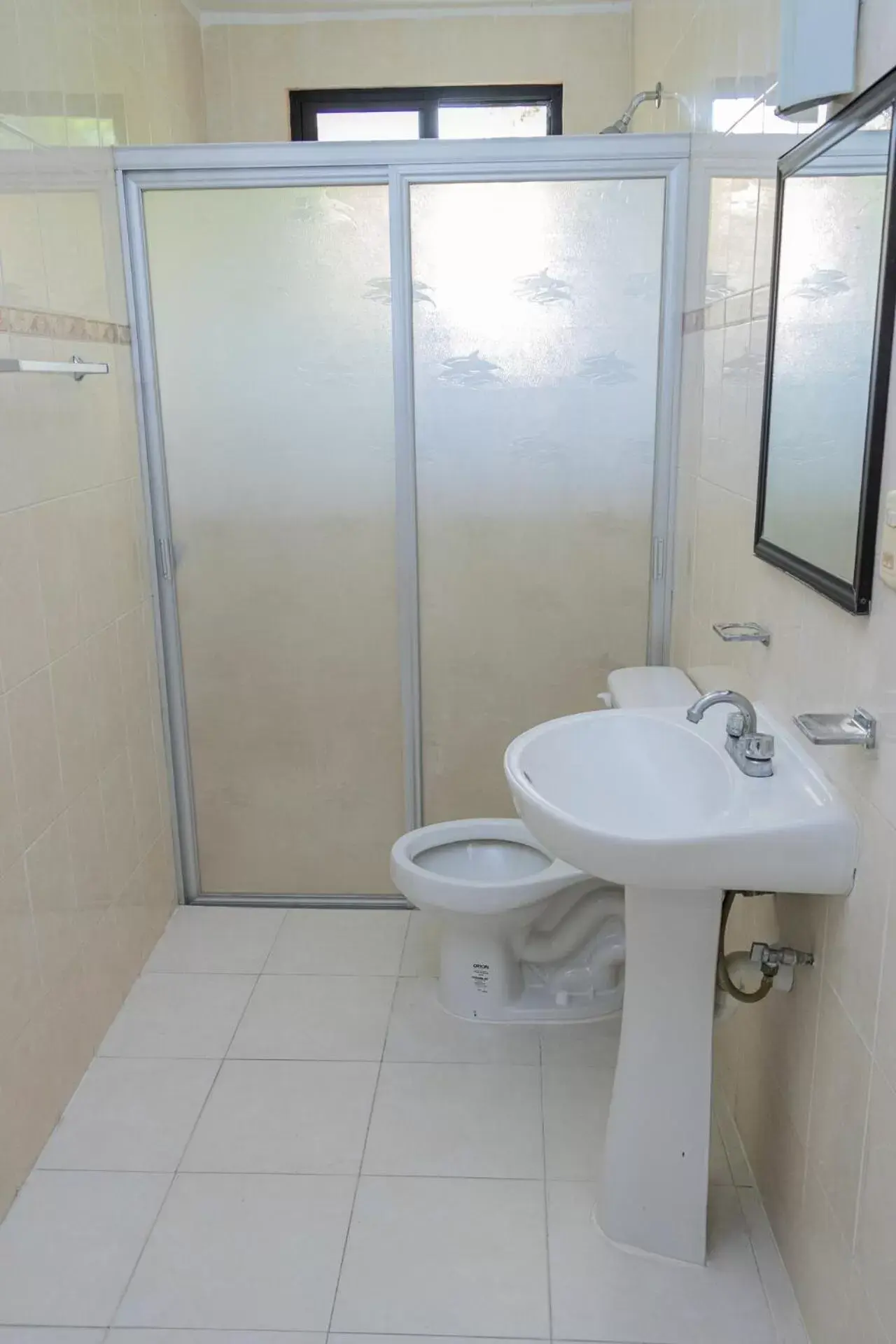 Bathroom in OYO Hotel Marías,Aeropuerto Internacional de Chetumal