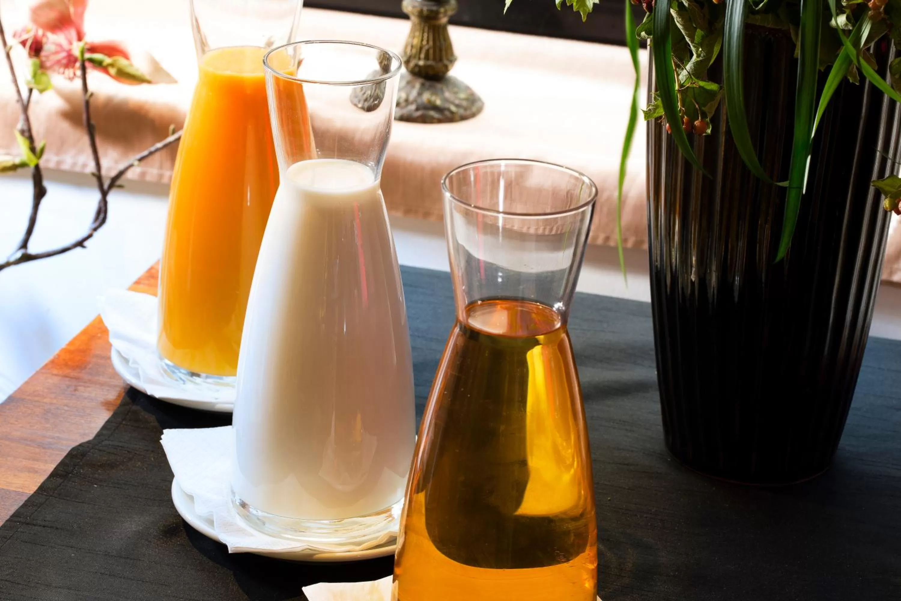 Food and drinks in Lion d'Or Paris Hotel