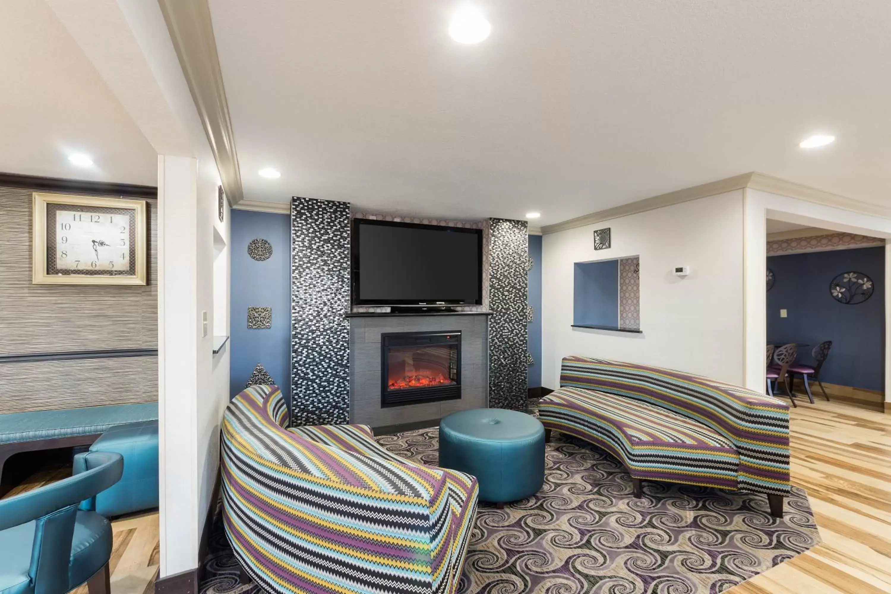 Seating Area in Comfort Inn Midtown