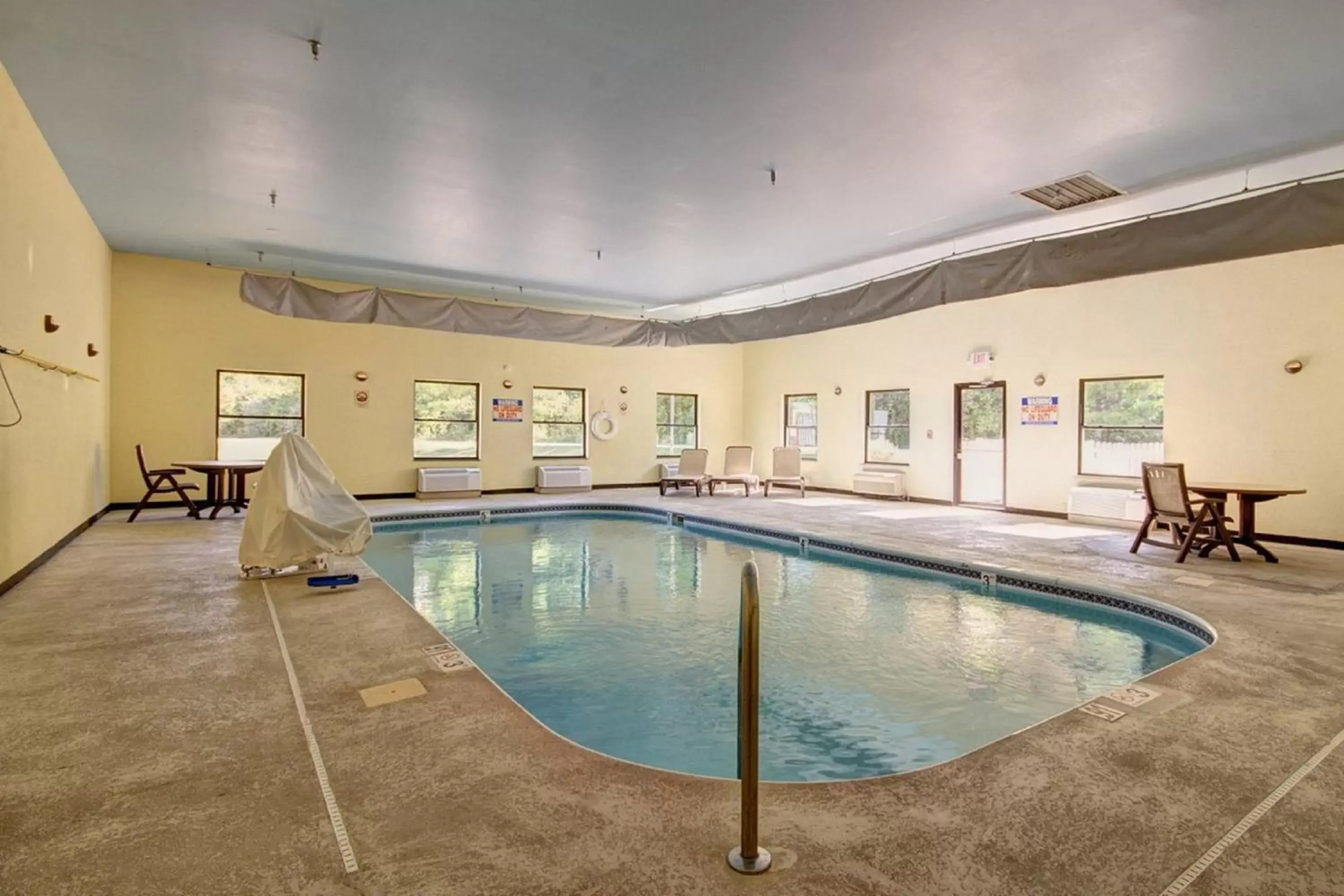 Swimming Pool in Holiday Inn Express Columbus South - Obetz, an IHG Hotel