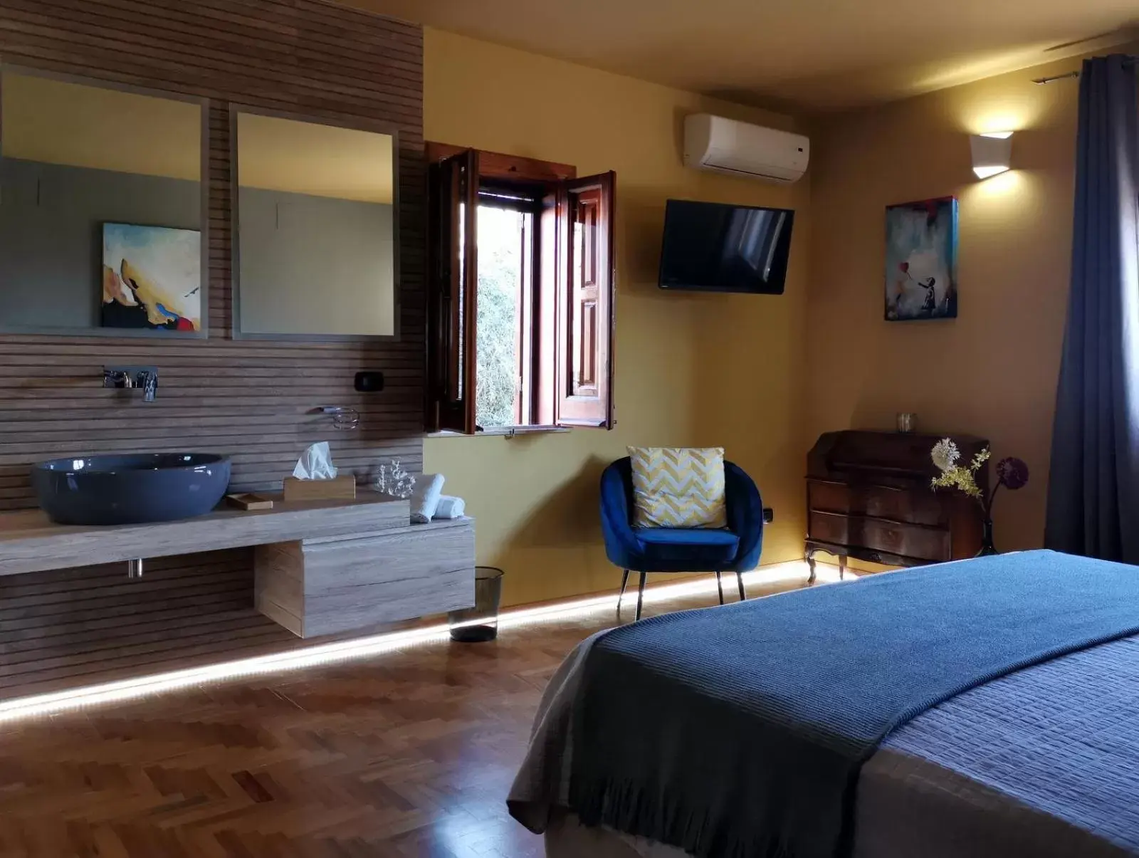 TV and multimedia in Villa La Lumia B&B Suites & Apartments