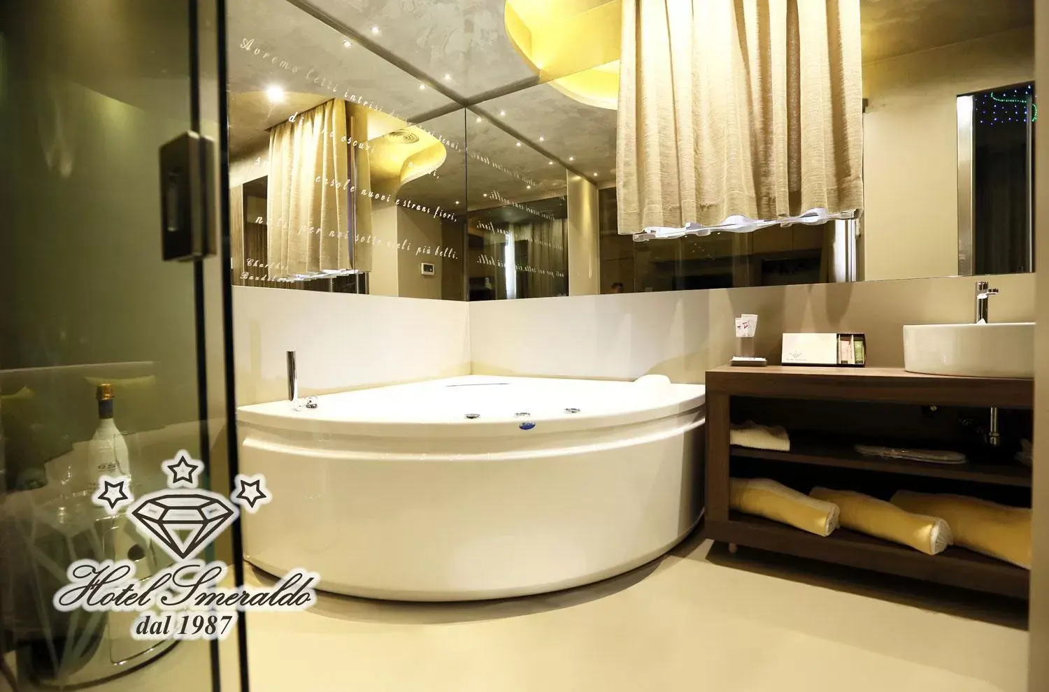 Decorative detail, Bathroom in Hotel Smeraldo