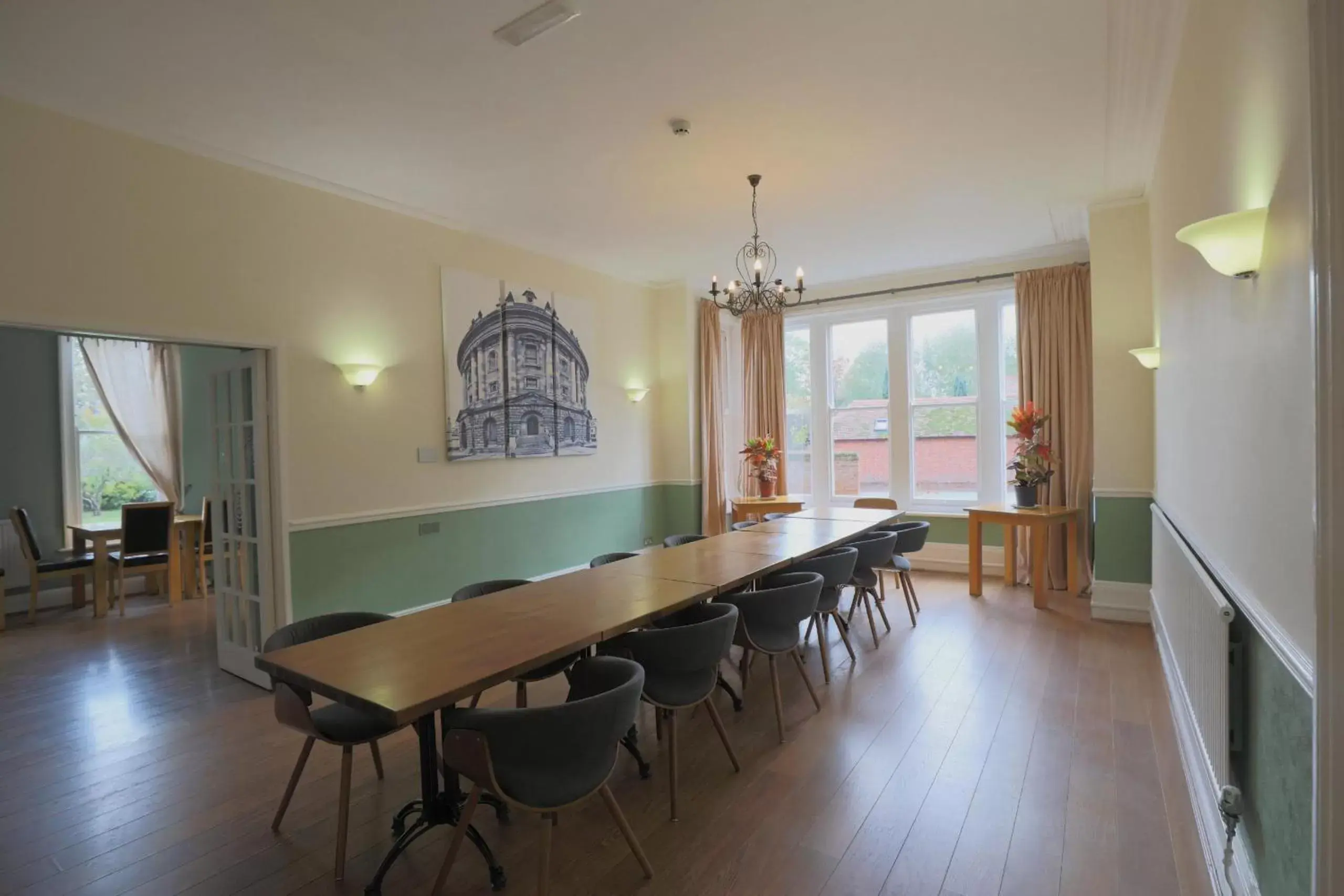 Living room in 100 Banbury Road Oxford - formerly Parklands